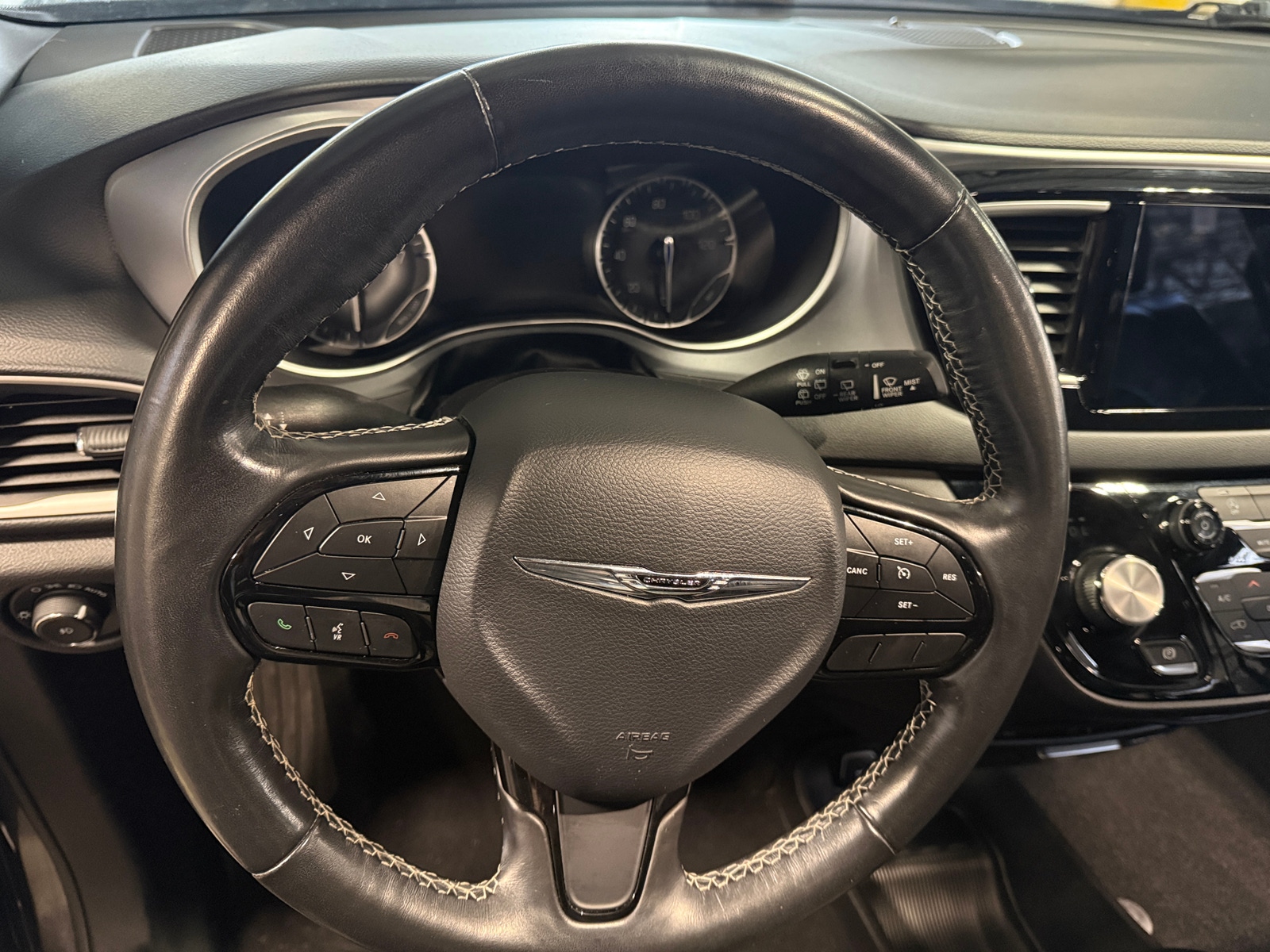 Thumbnail: 2020 Chrysler Pacifica - 4