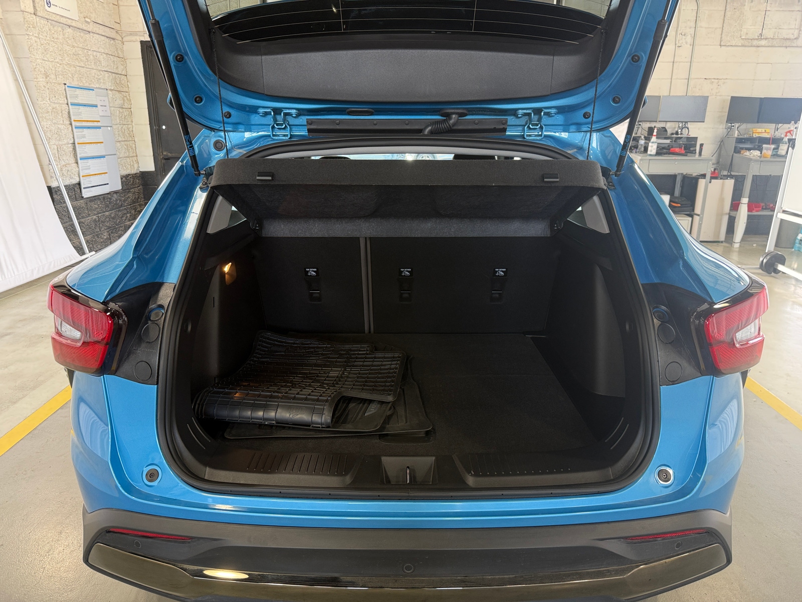 Thumbnail: 2025 Chevrolet Trax - 6