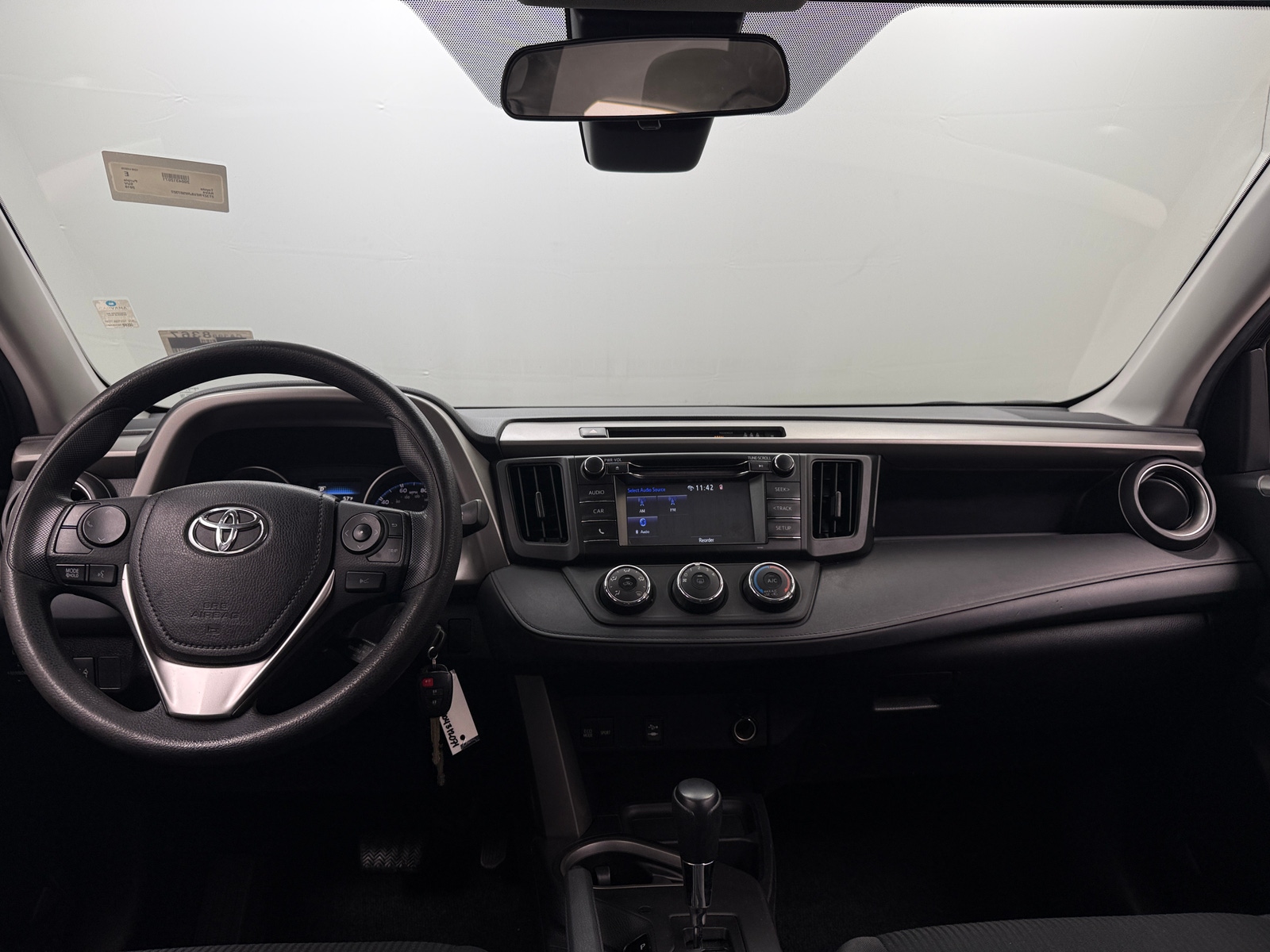 Thumbnail: 2018 Toyota RAV4 - 3