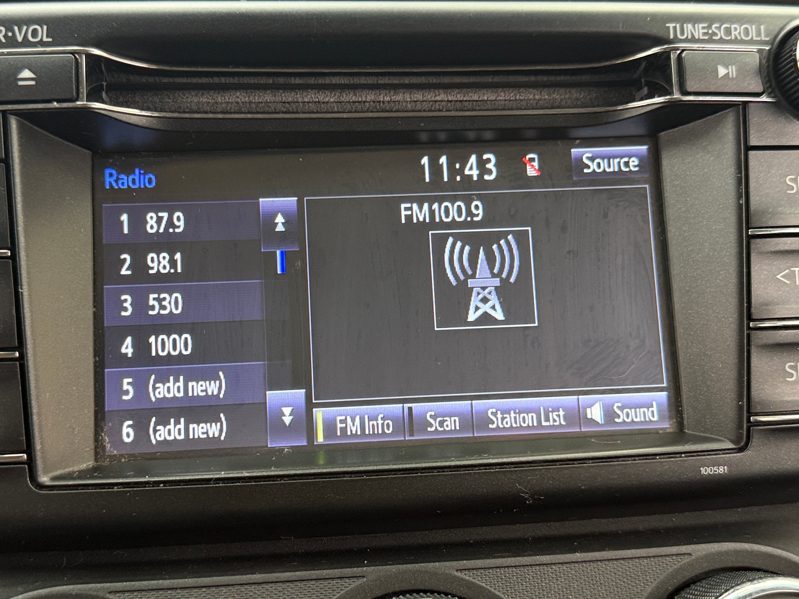 Thumbnail: 2018 Toyota RAV4 - 4