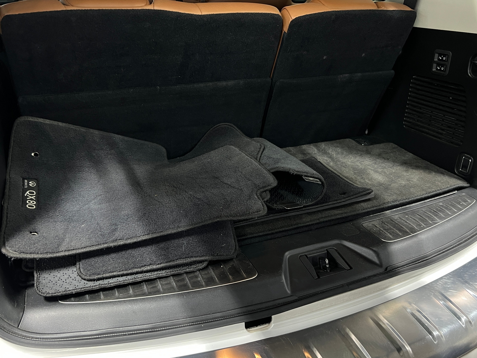 Thumbnail: 2018 INFINITI QX80 - 6