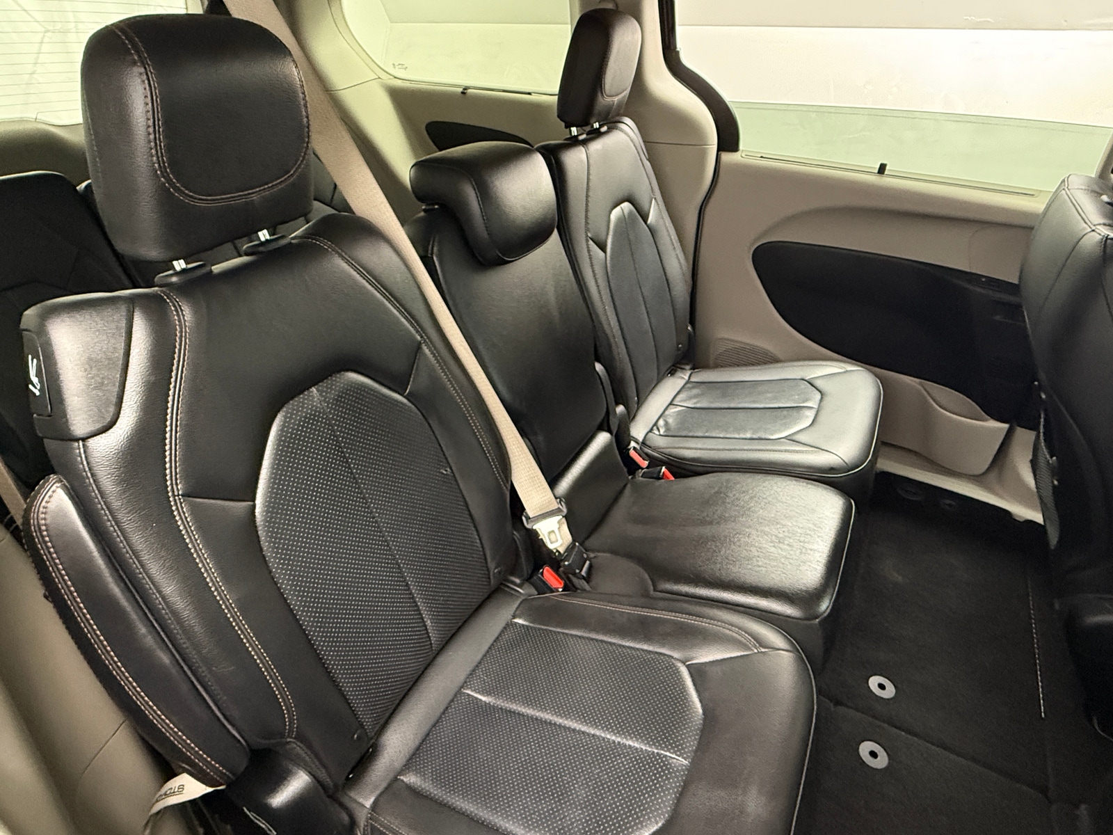 Thumbnail: 2019 Chrysler Pacifica - 5