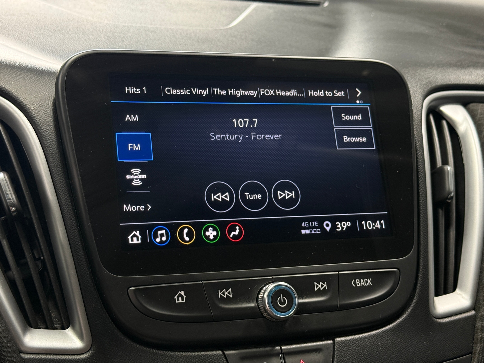 Thumbnail: 2023 Chevrolet Malibu - 4