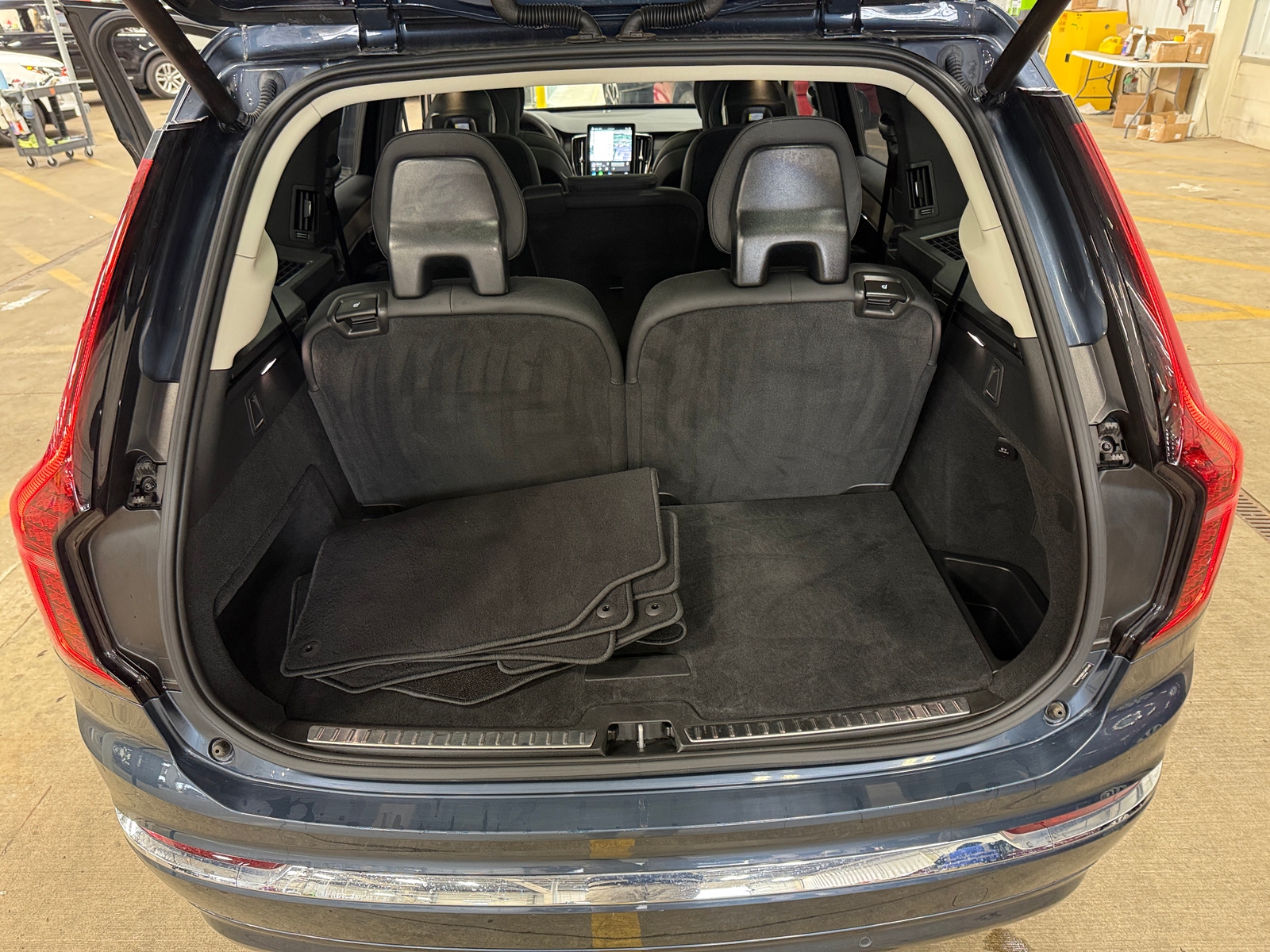 Thumbnail: 2025 Volvo XC90 - 6