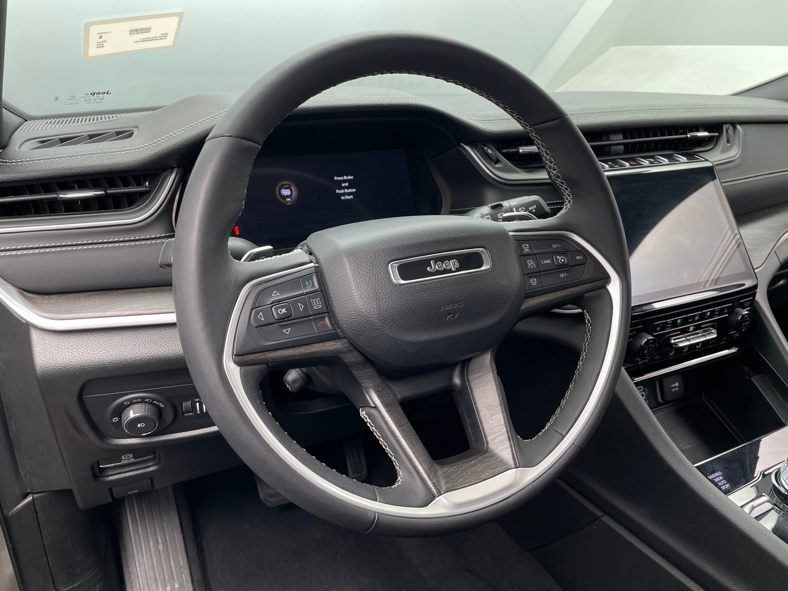 Thumbnail: 2024 Jeep Grand Cherokee L - 4