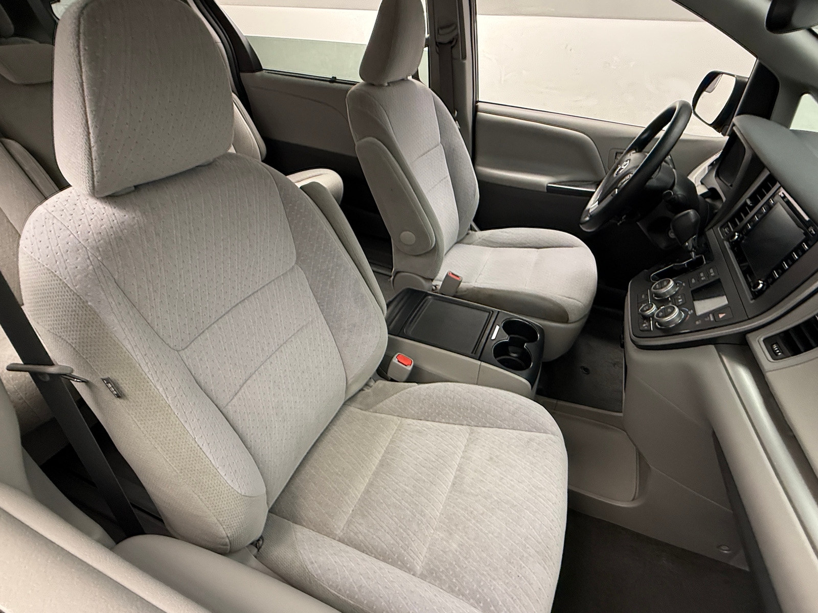 Thumbnail: 2020 Toyota Sienna - 2