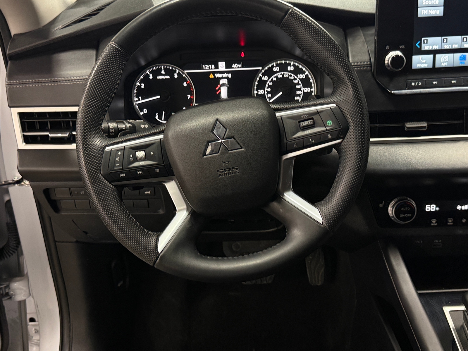 Thumbnail: 2024 Mitsubishi Outlander - 4