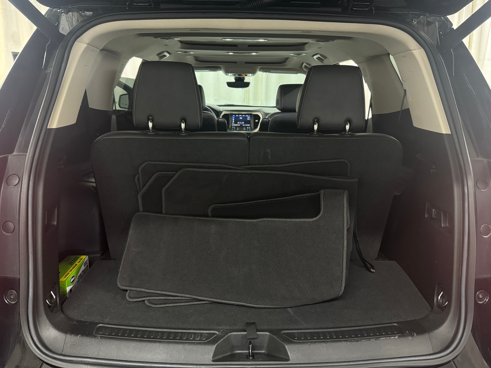 Thumbnail: 2023 GMC Acadia - 6