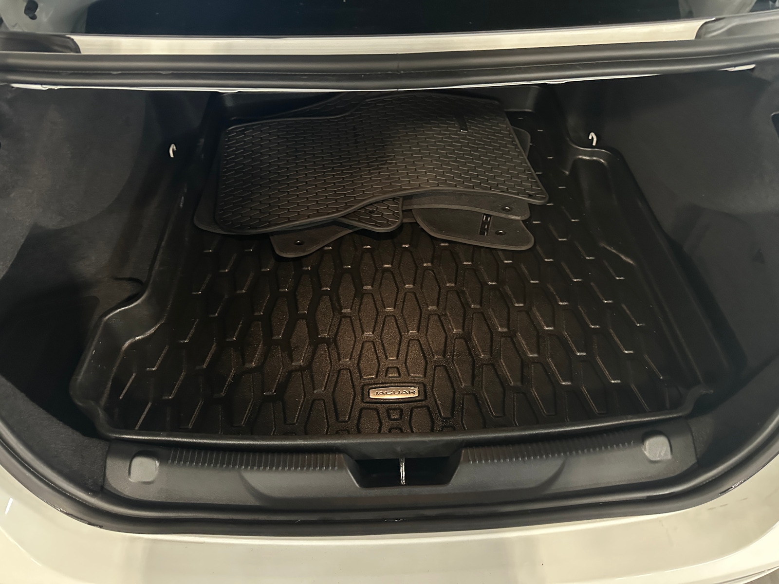 Thumbnail: 2018 Jaguar XE - 7