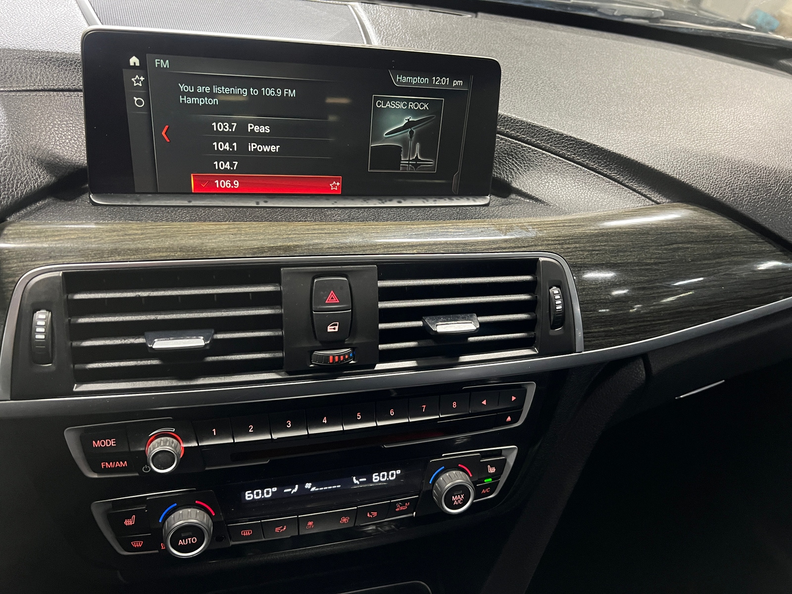 Thumbnail: 2018 BMW 3 Series - 3