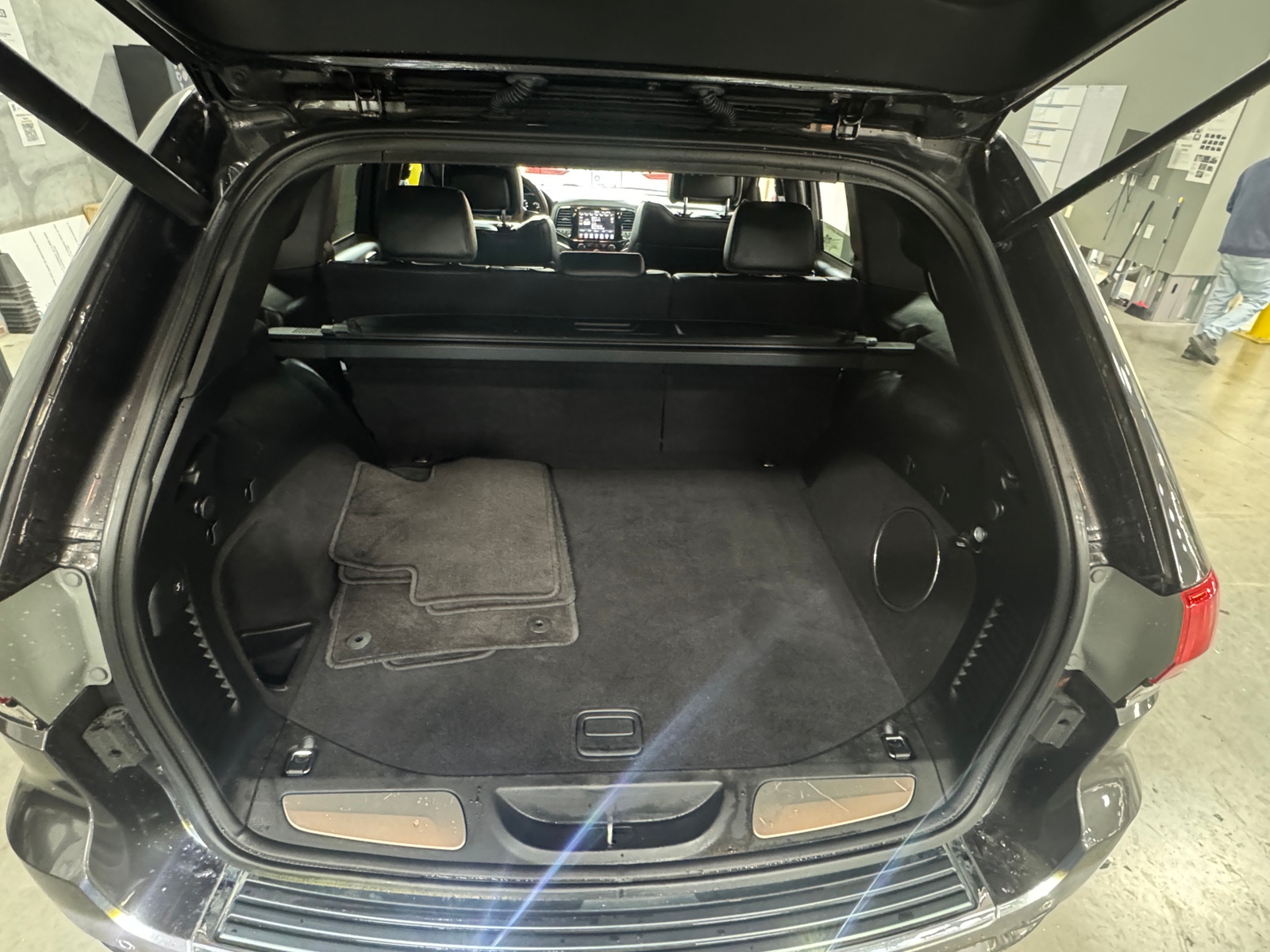 Thumbnail: 2019 Jeep Grand Cherokee - 6