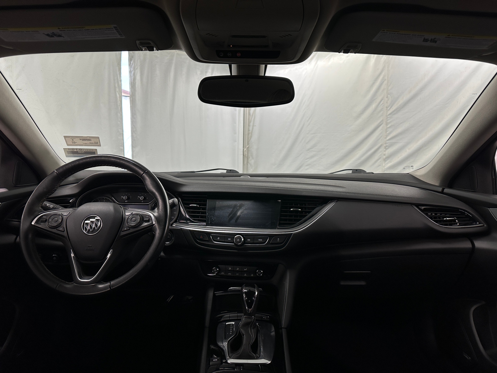 Thumbnail: 2018 Buick Regal - 3