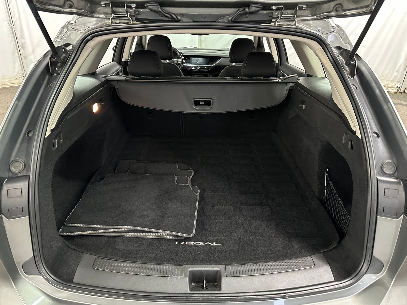 Thumbnail: 2018 Buick Regal - 7