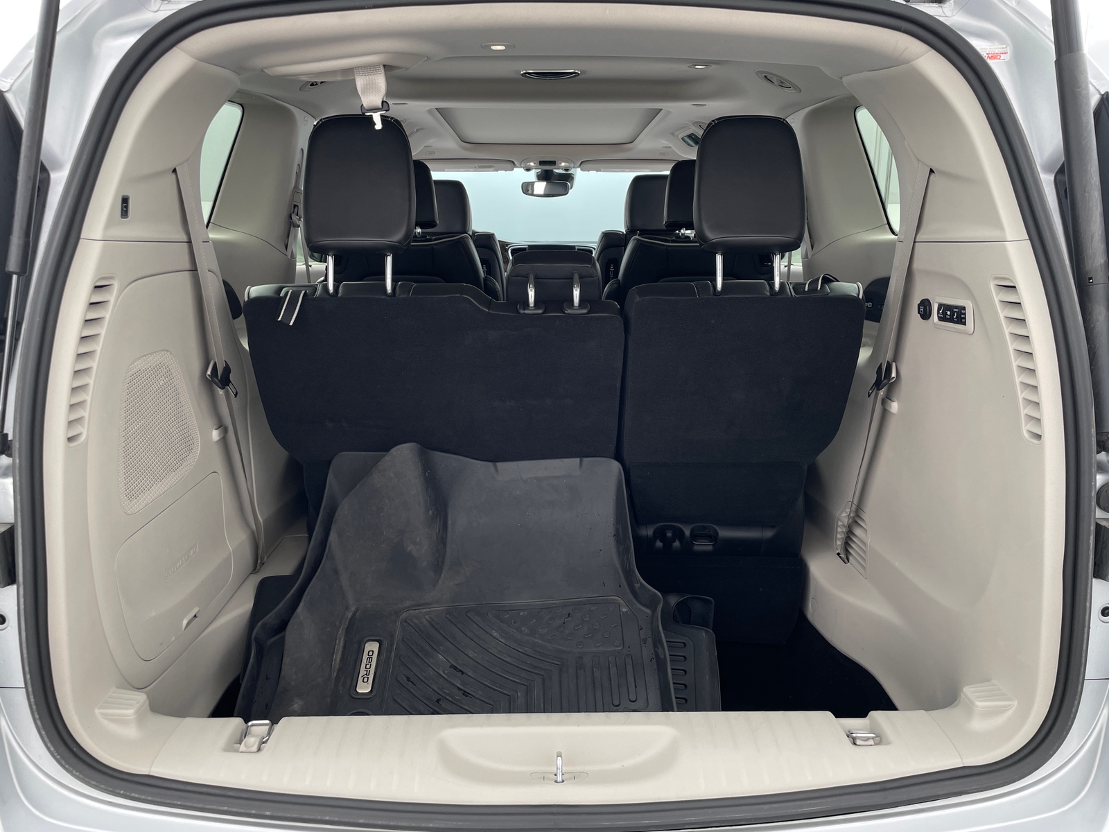 Thumbnail: 2023 Chrysler Pacifica - 6