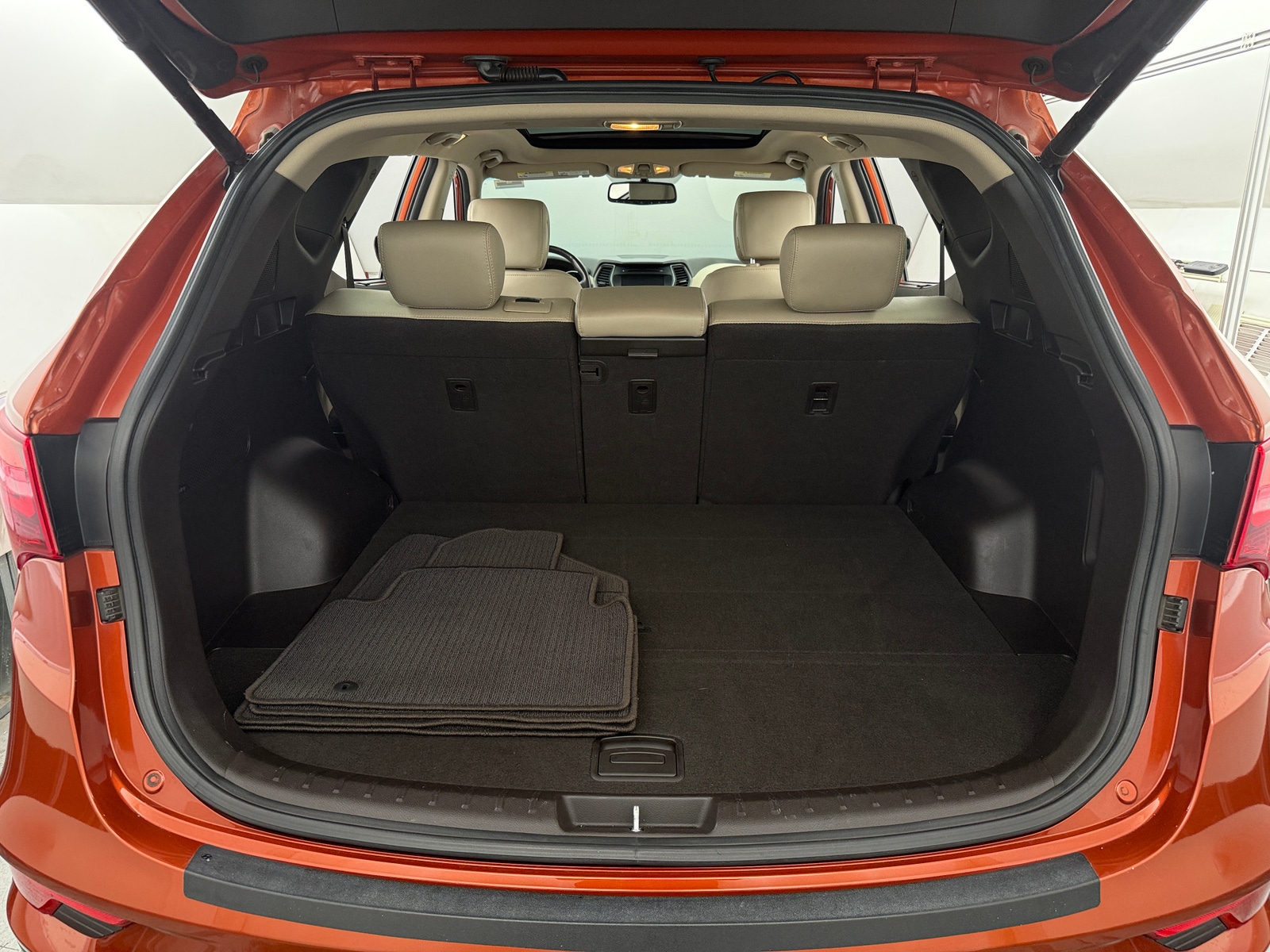 Thumbnail: 2017 Hyundai Santa Fe - 6