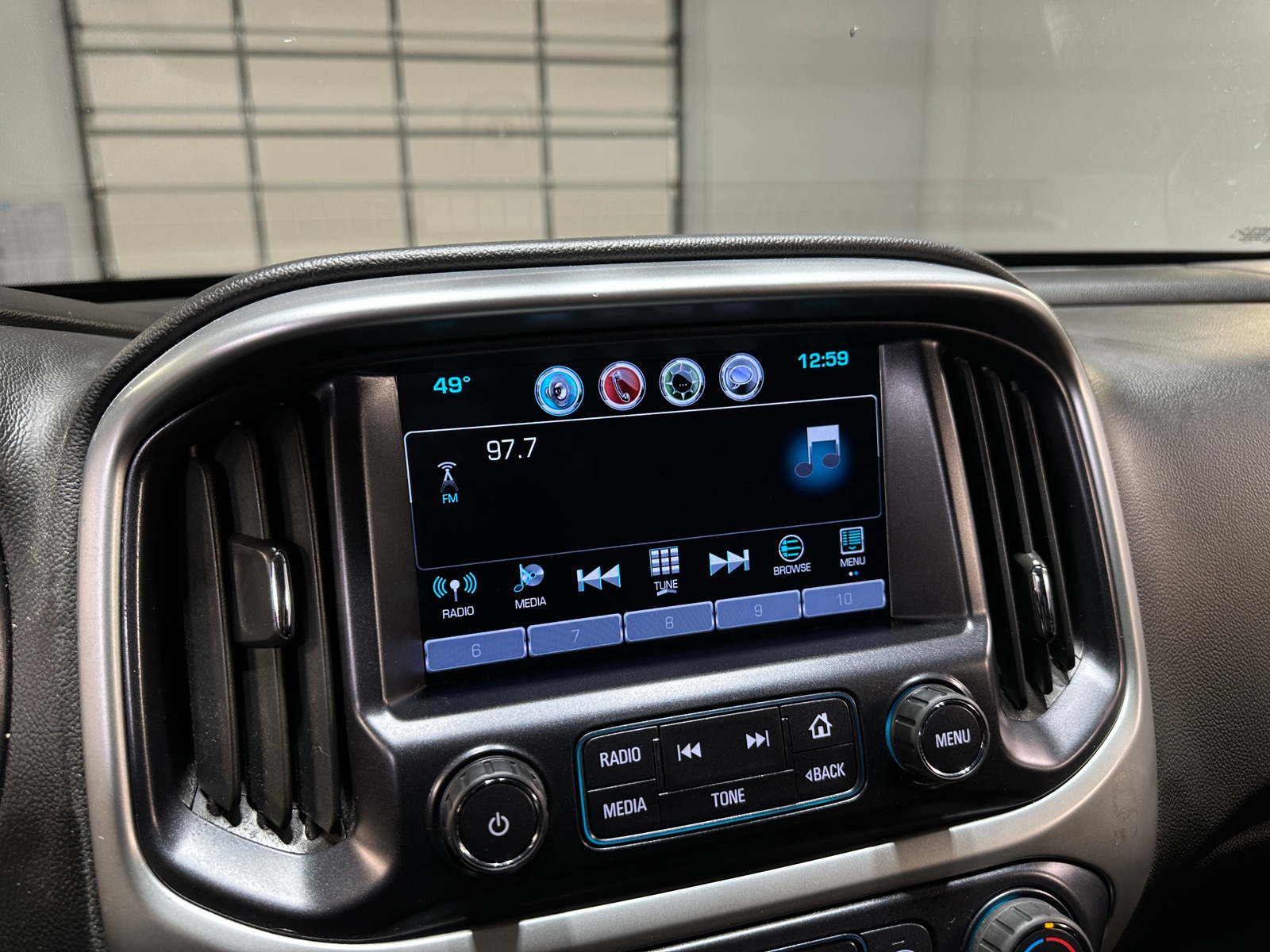 Thumbnail: 2017 Chevrolet Colorado - 4