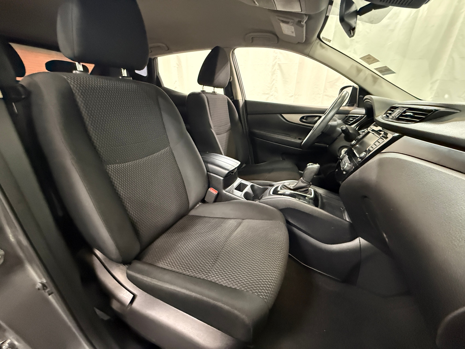 Thumbnail: 2021 Nissan Rogue Sport - 2