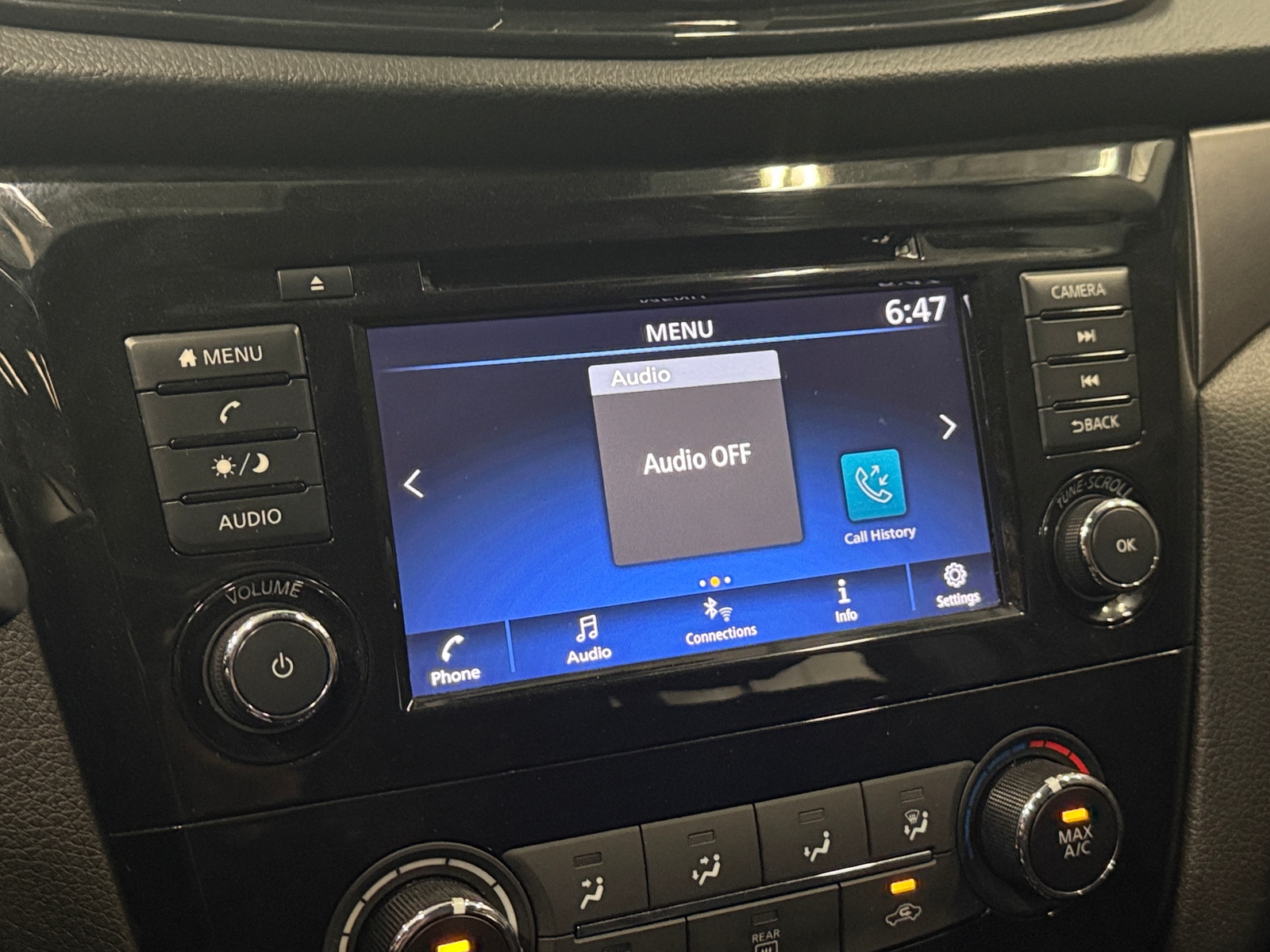 Thumbnail: 2021 Nissan Rogue Sport - 4