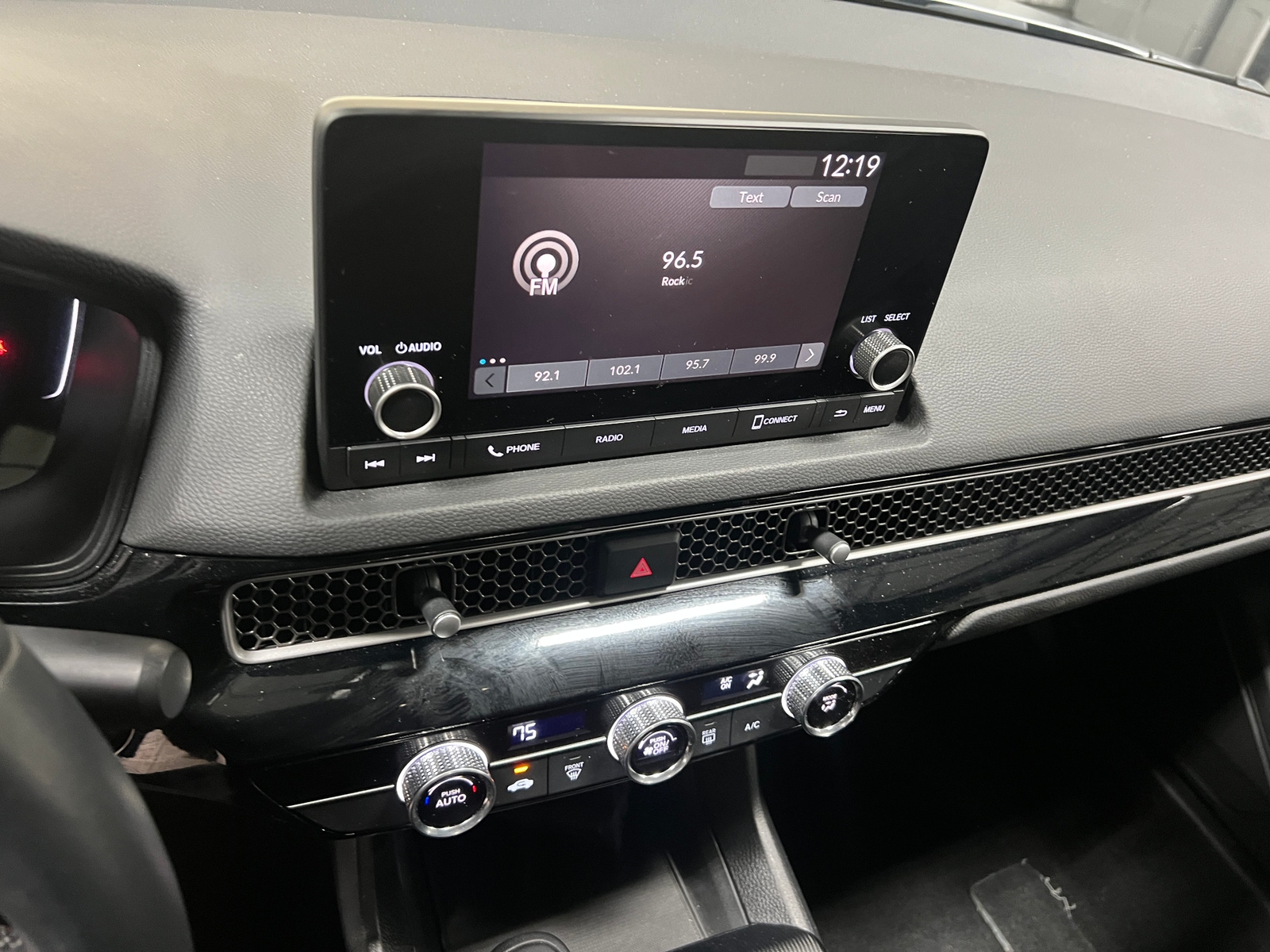 Thumbnail: 2023 Honda Civic - 4