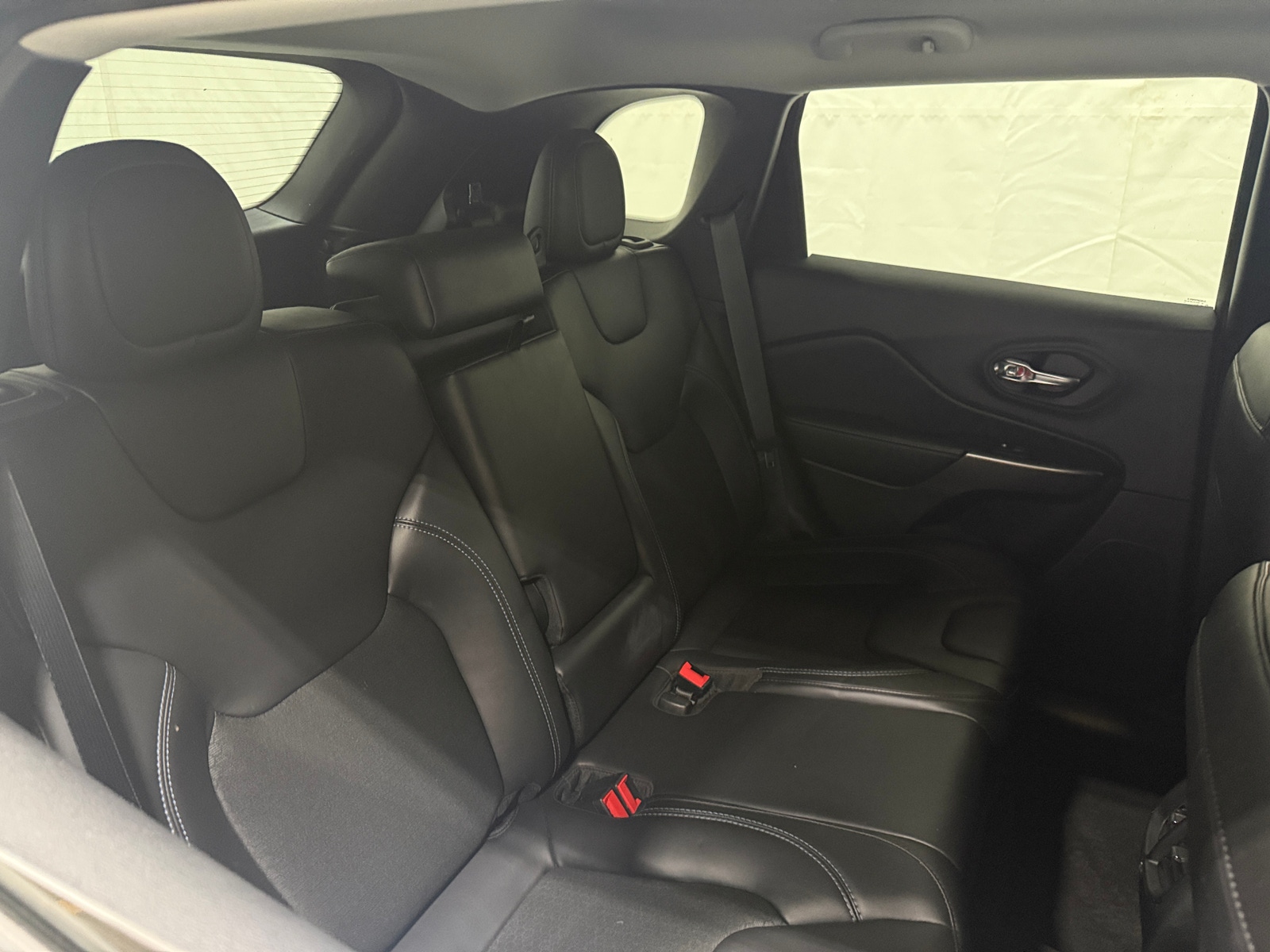 Thumbnail: 2020 Jeep Cherokee - 6