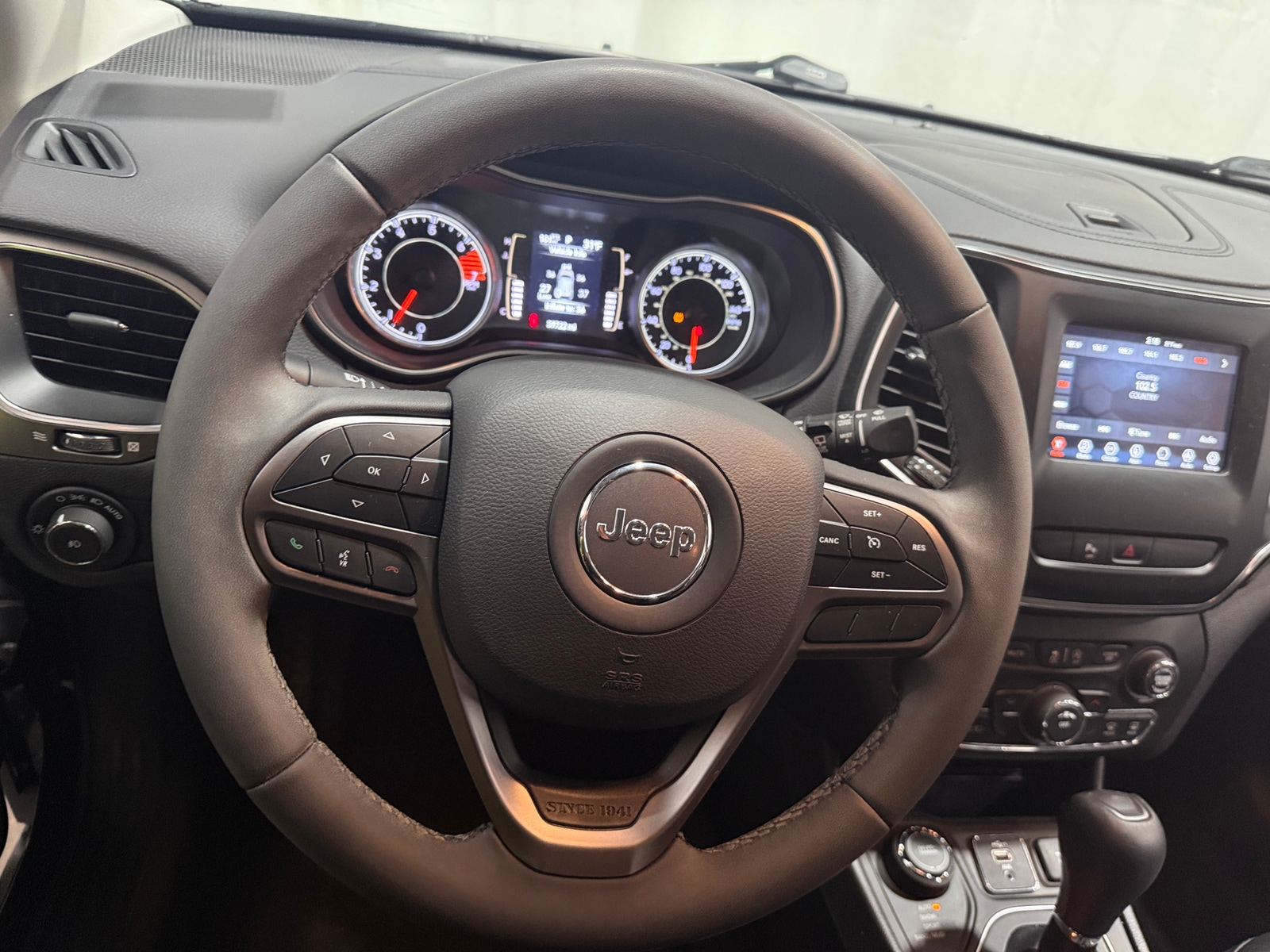 Thumbnail: 2020 Jeep Cherokee - 5