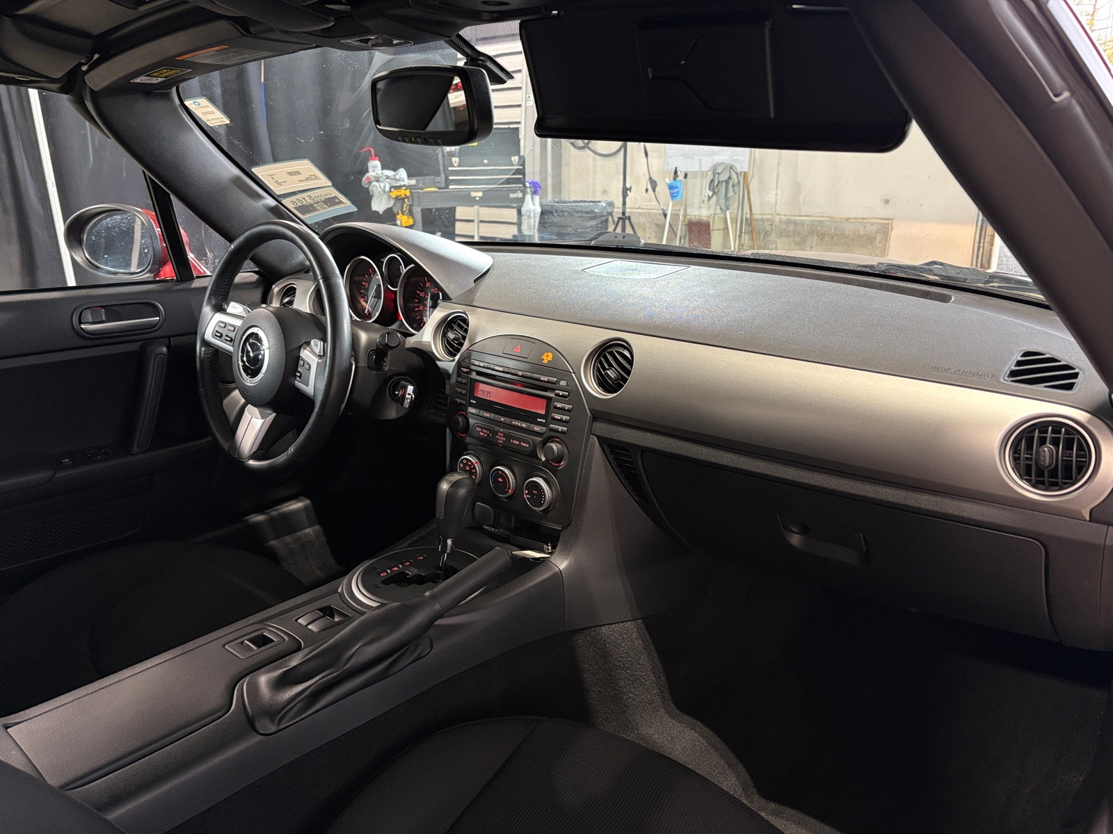 Thumbnail: 2011 Mazda MX-5 Miata - 3