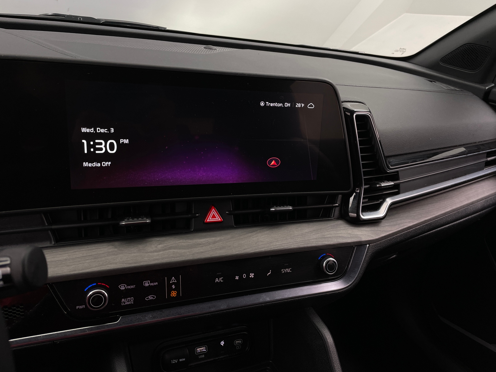 Thumbnail: 2025 Kia Sportage - 3