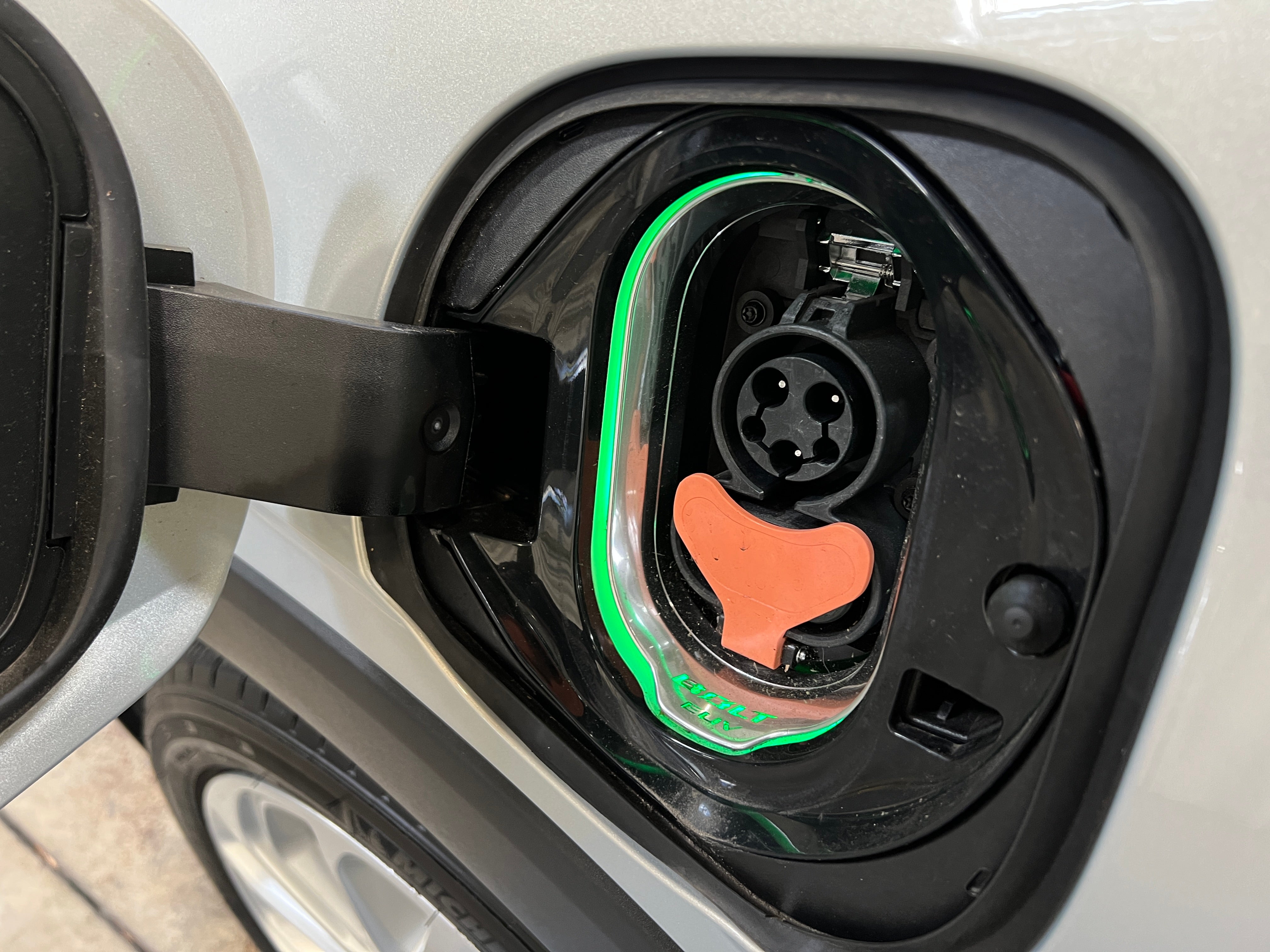 Used 2023 Chevrolet Bolt EUV LT with VIN 1G1FY6S04P4191825 for sale in Auburn, WA