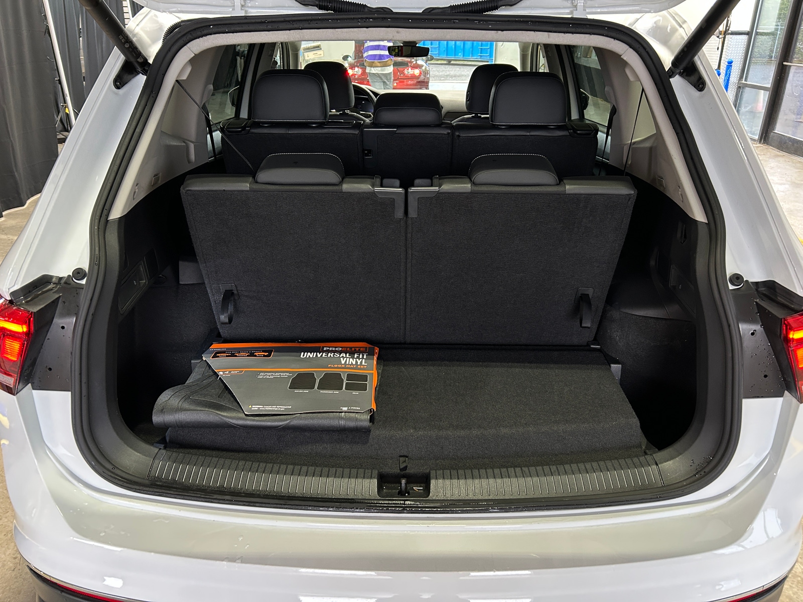 Thumbnail: 2024 Volkswagen Tiguan - 6