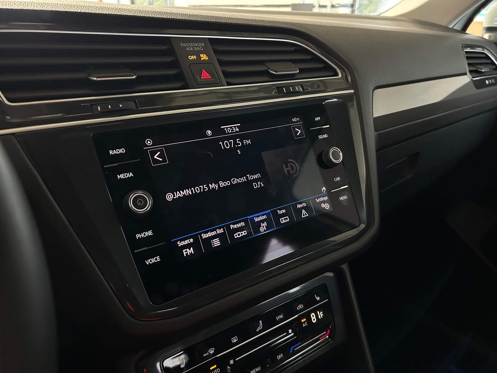 Thumbnail: 2024 Volkswagen Tiguan - 3