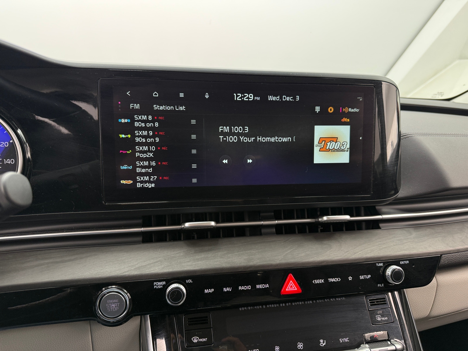 Thumbnail: 2023 Kia Carnival - 3