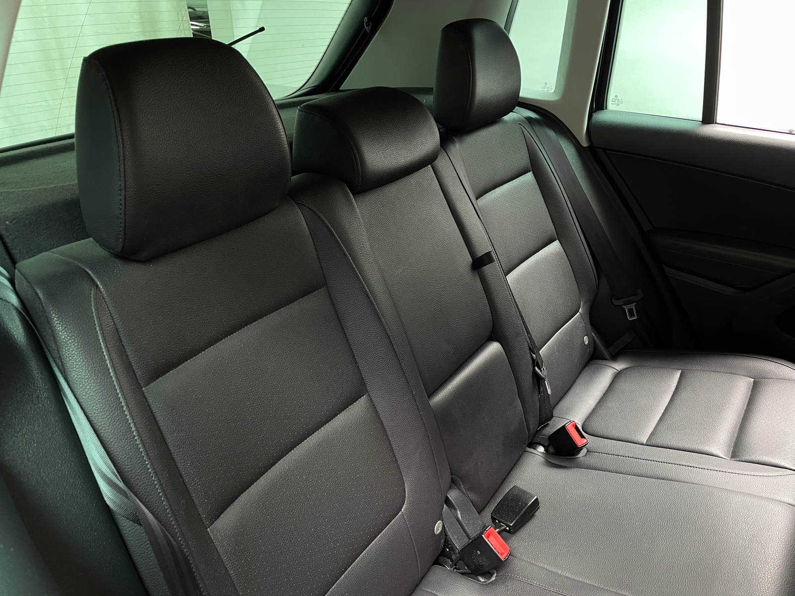 Thumbnail: 2016 Volkswagen Tiguan - 6