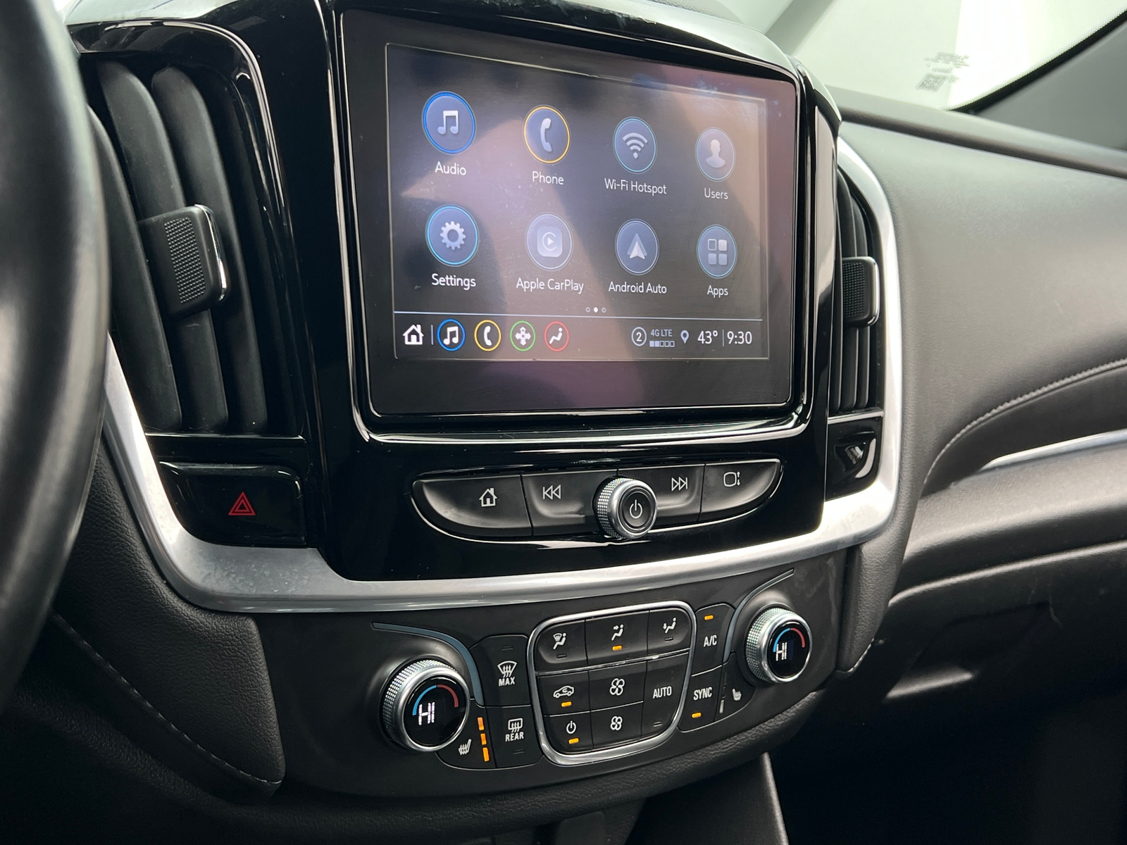 Thumbnail: 2022 Chevrolet Traverse - 4