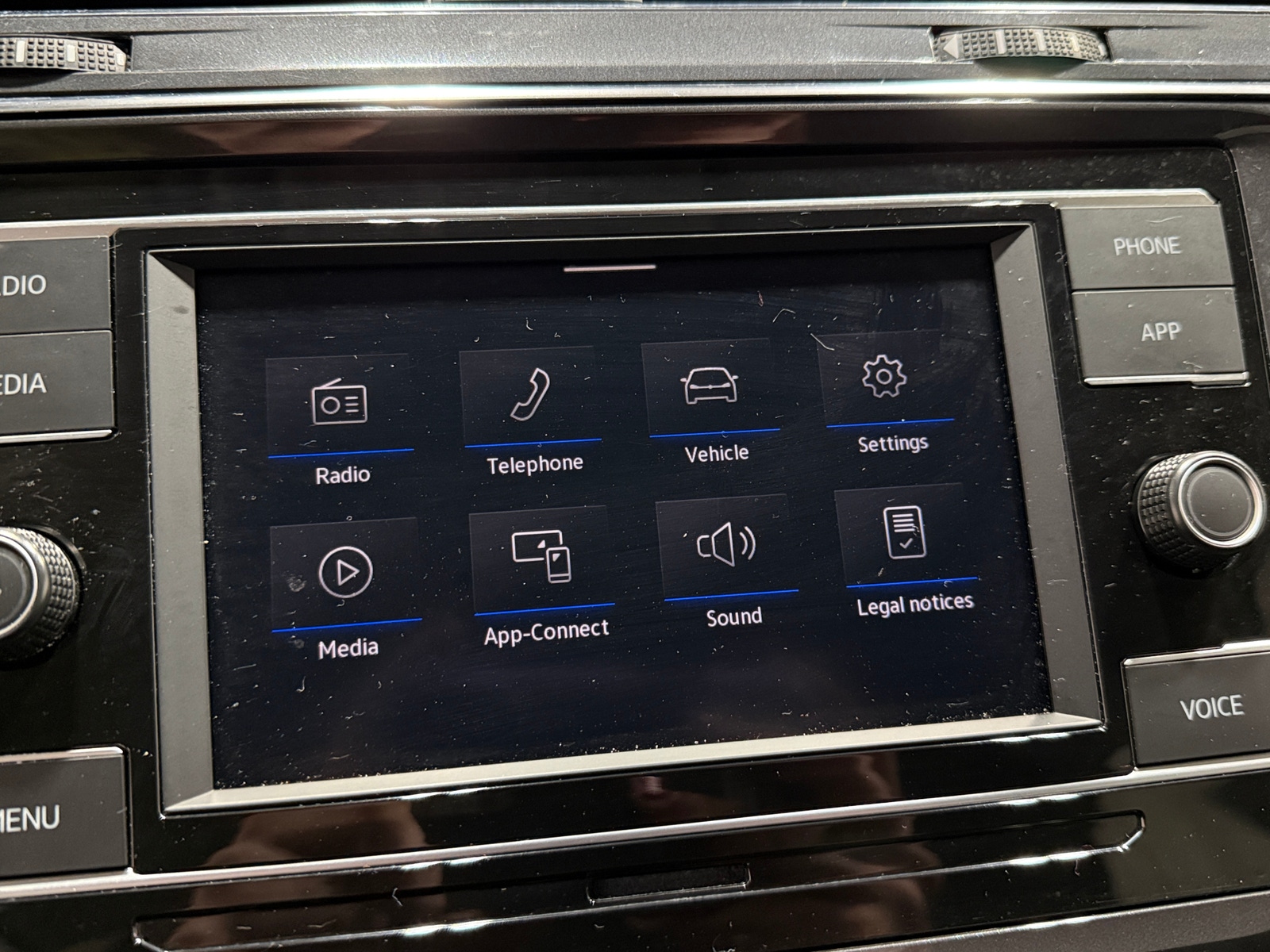 Thumbnail: 2021 Volkswagen Tiguan - 4