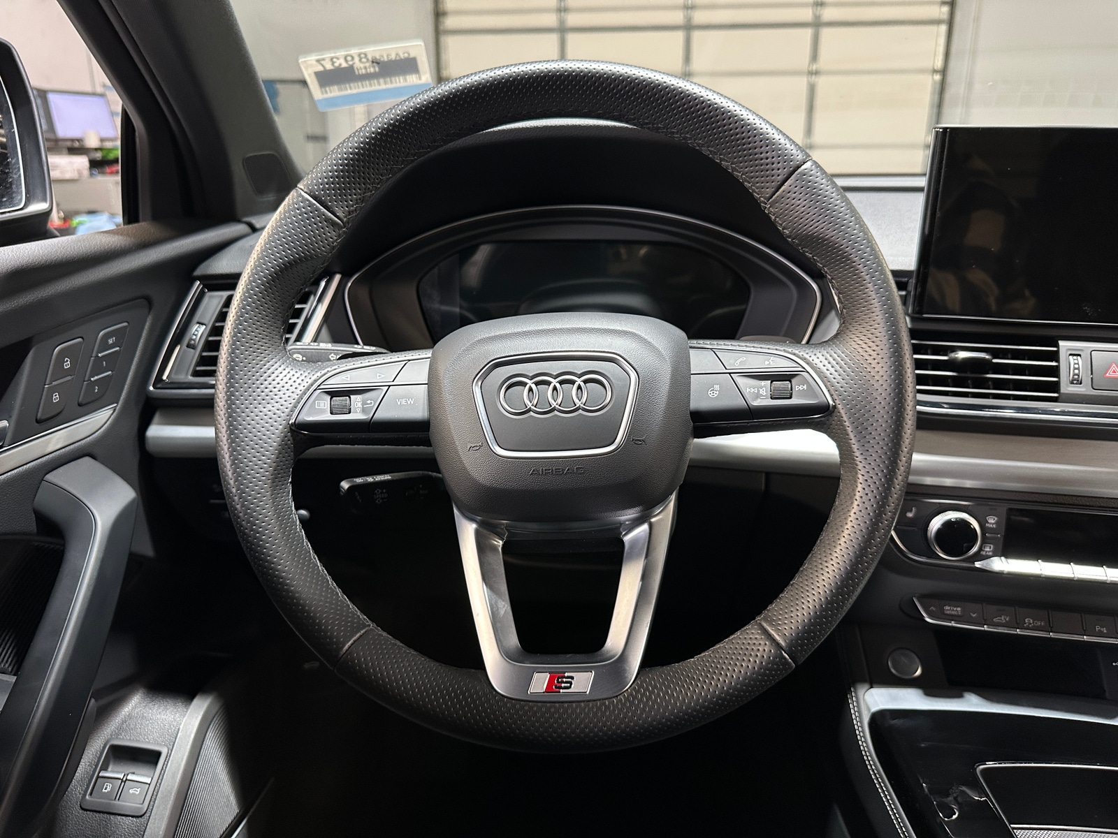 Thumbnail: 2025 Audi Q5 - 4