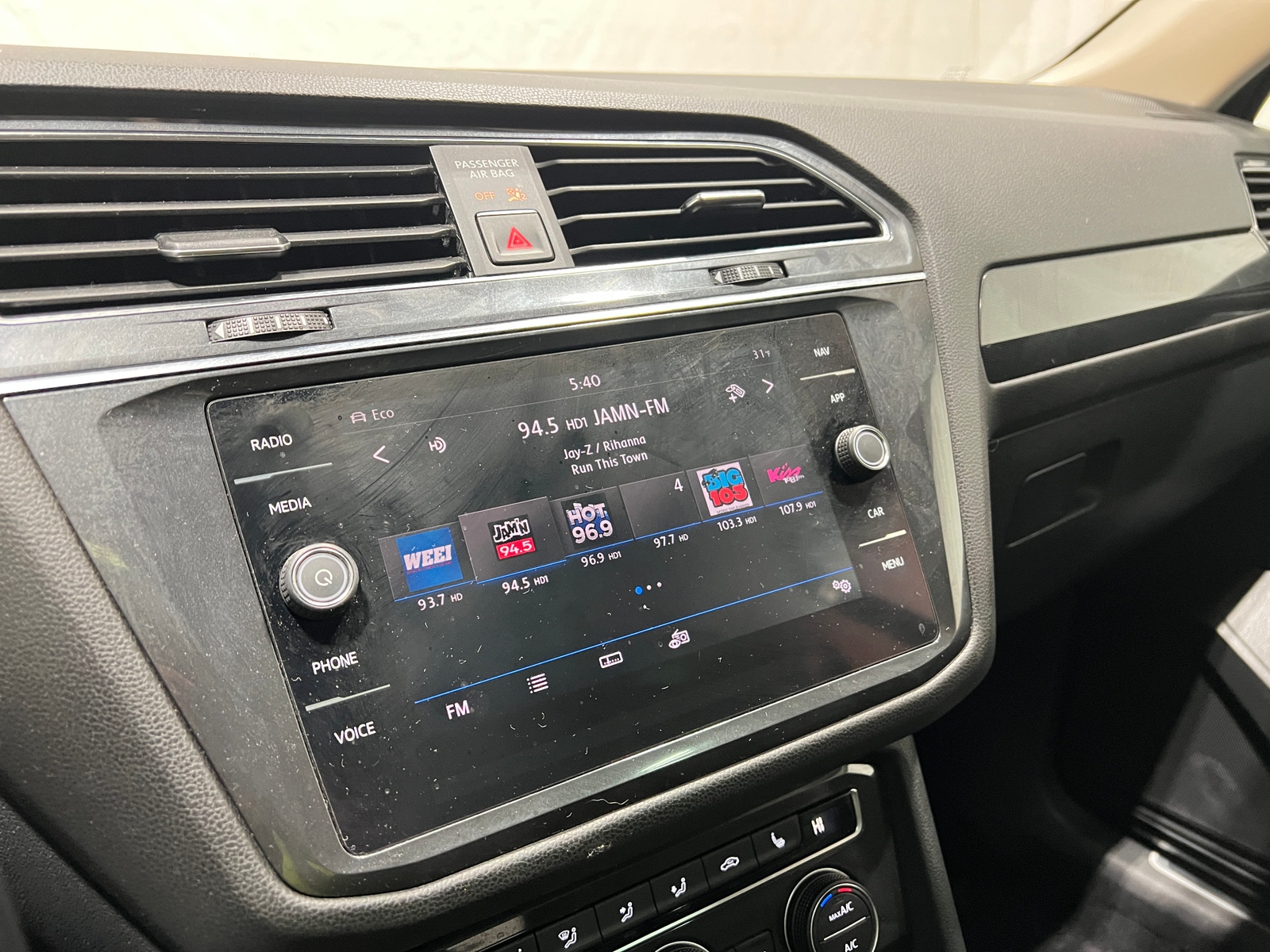 Thumbnail: 2018 Volkswagen Tiguan - 3