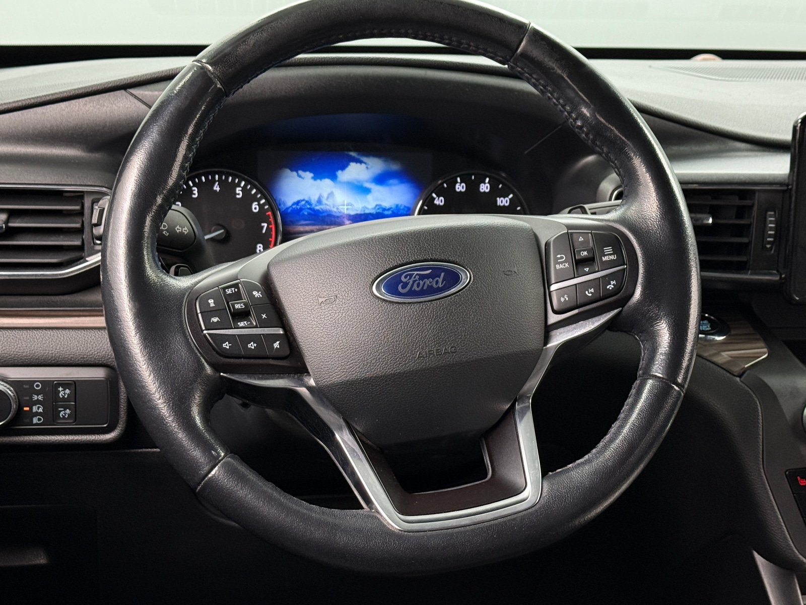 Thumbnail: 2020 Ford Explorer - 4