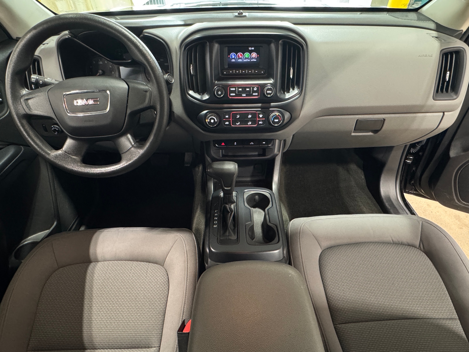 Thumbnail: 2016 GMC Canyon - 3