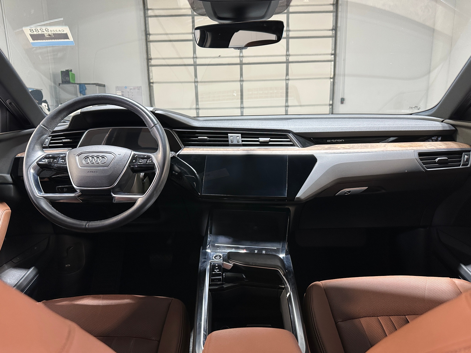 Thumbnail: 2022 Audi e-tron - 2