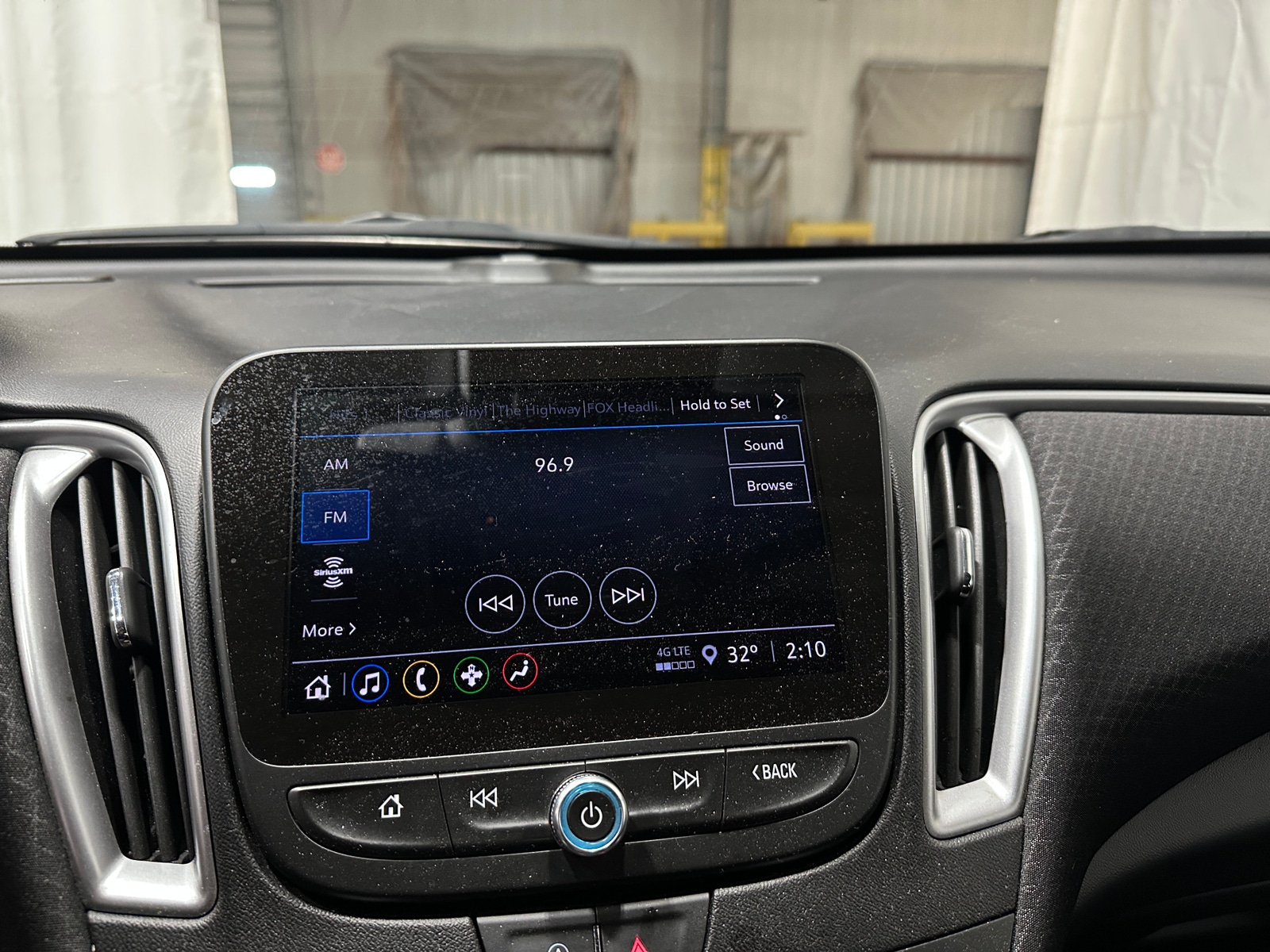 Thumbnail: 2024 Chevrolet Malibu - 4