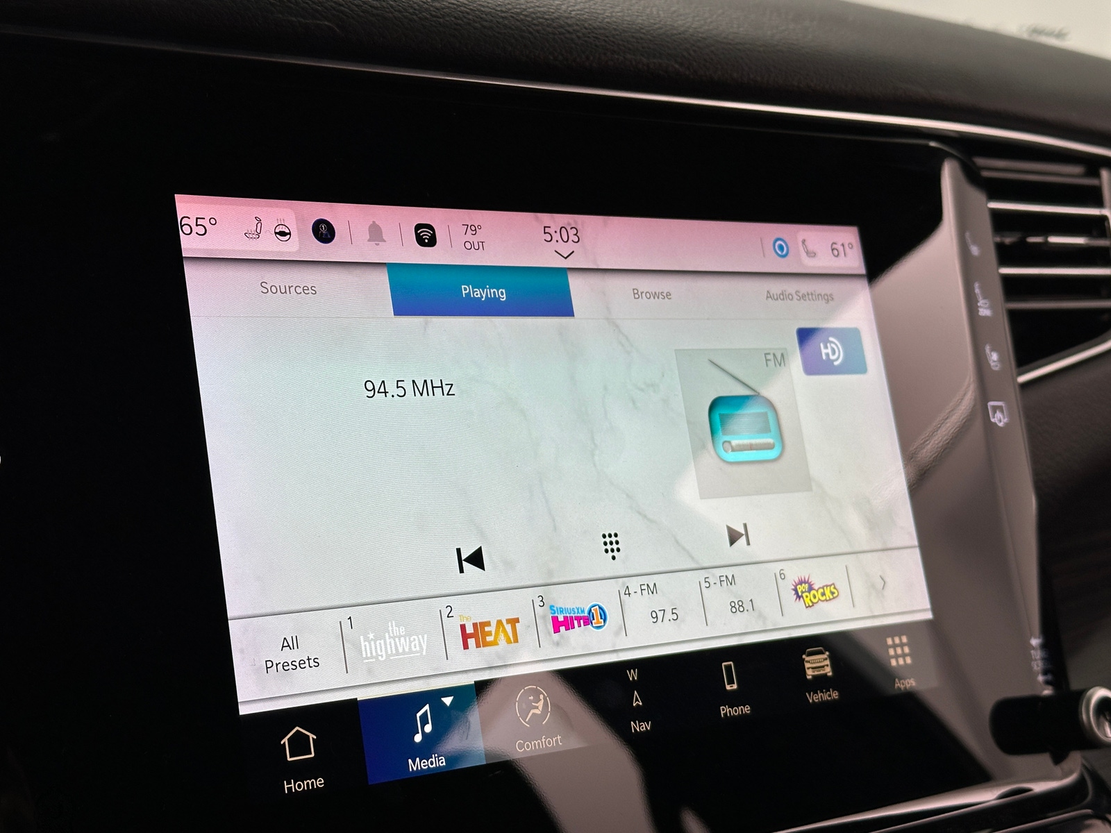 Thumbnail: 2023 Jeep Wagoneer - 3