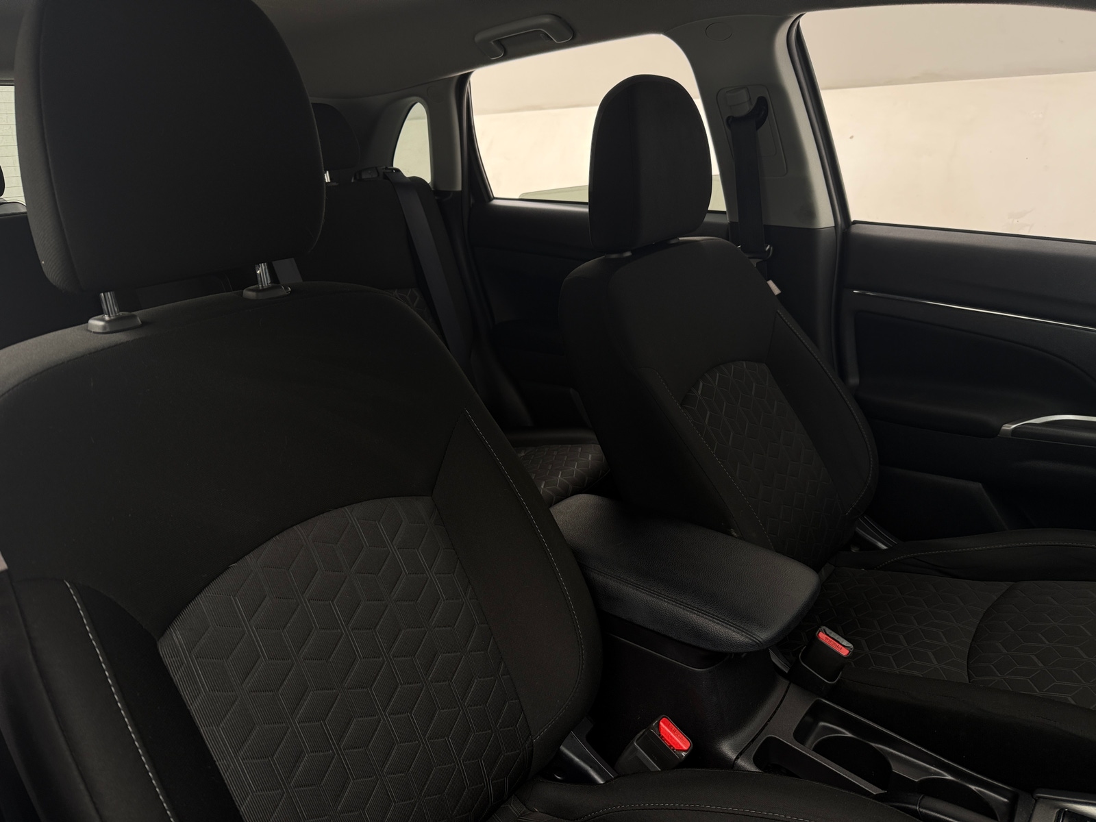 Thumbnail: 2020 Mitsubishi Outlander Sport - 2