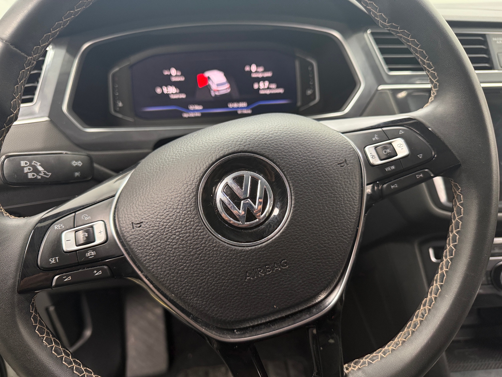 Thumbnail: 2021 Volkswagen Tiguan - 4