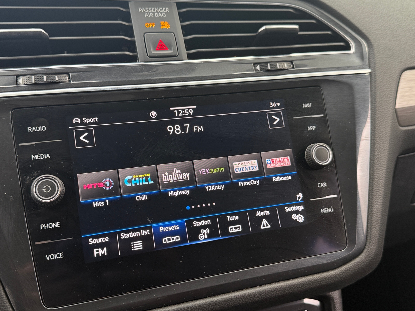 Thumbnail: 2021 Volkswagen Tiguan - 3