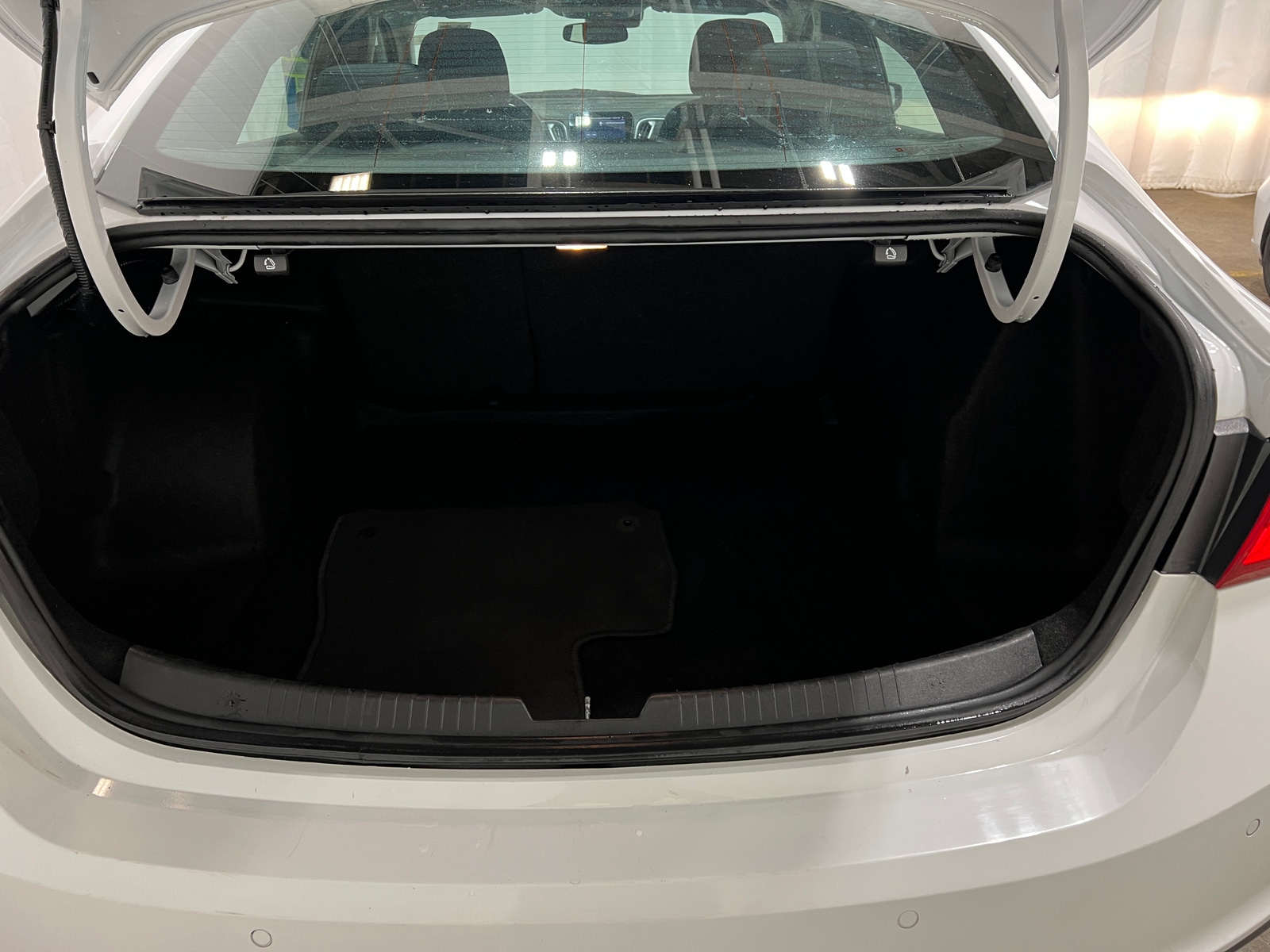 Thumbnail: 2023 Chevrolet Malibu - 7