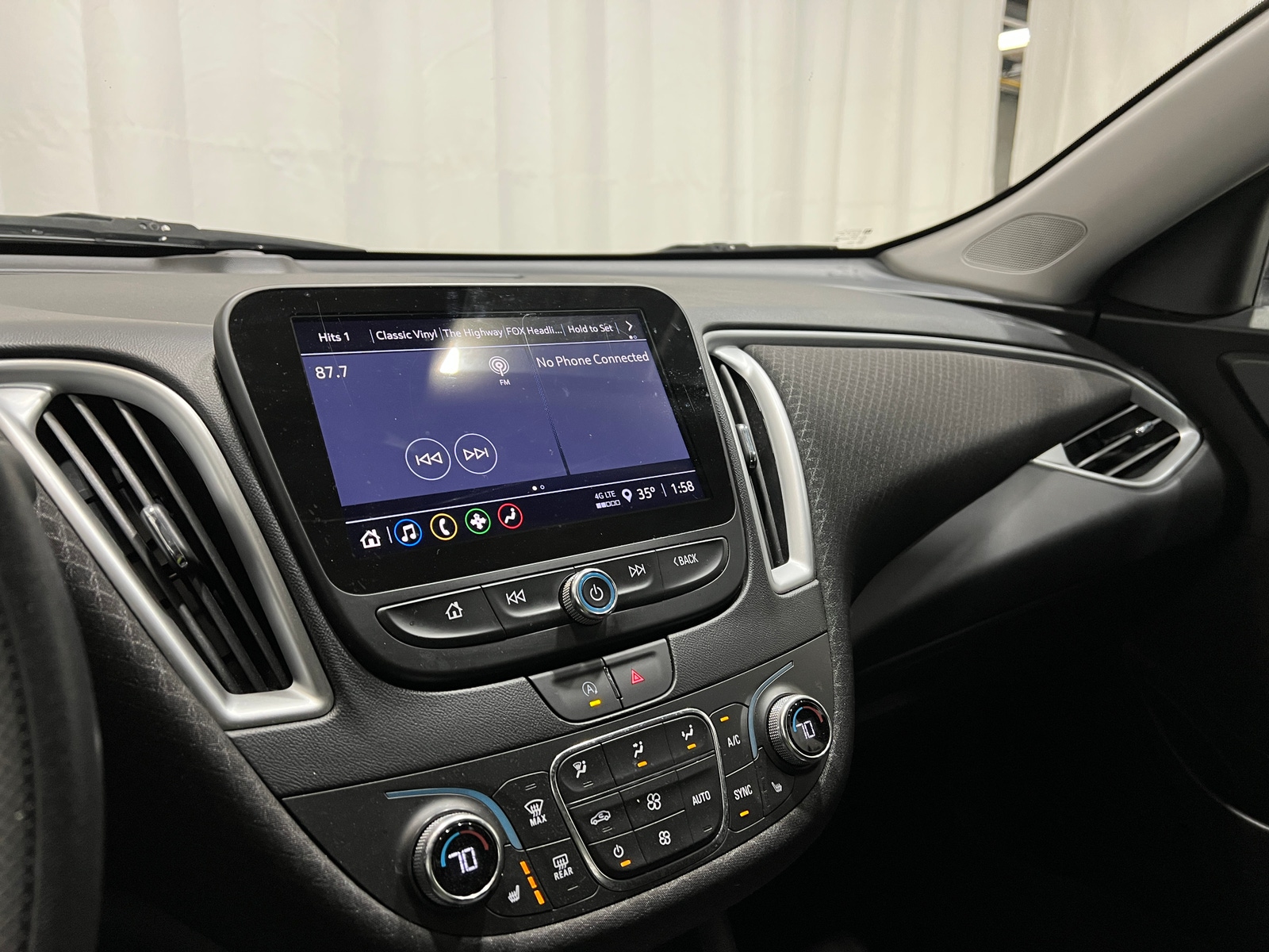 Thumbnail: 2023 Chevrolet Malibu - 4