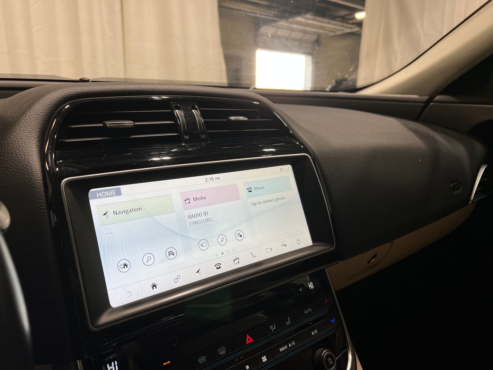 Thumbnail: 2018 Jaguar XE - 3