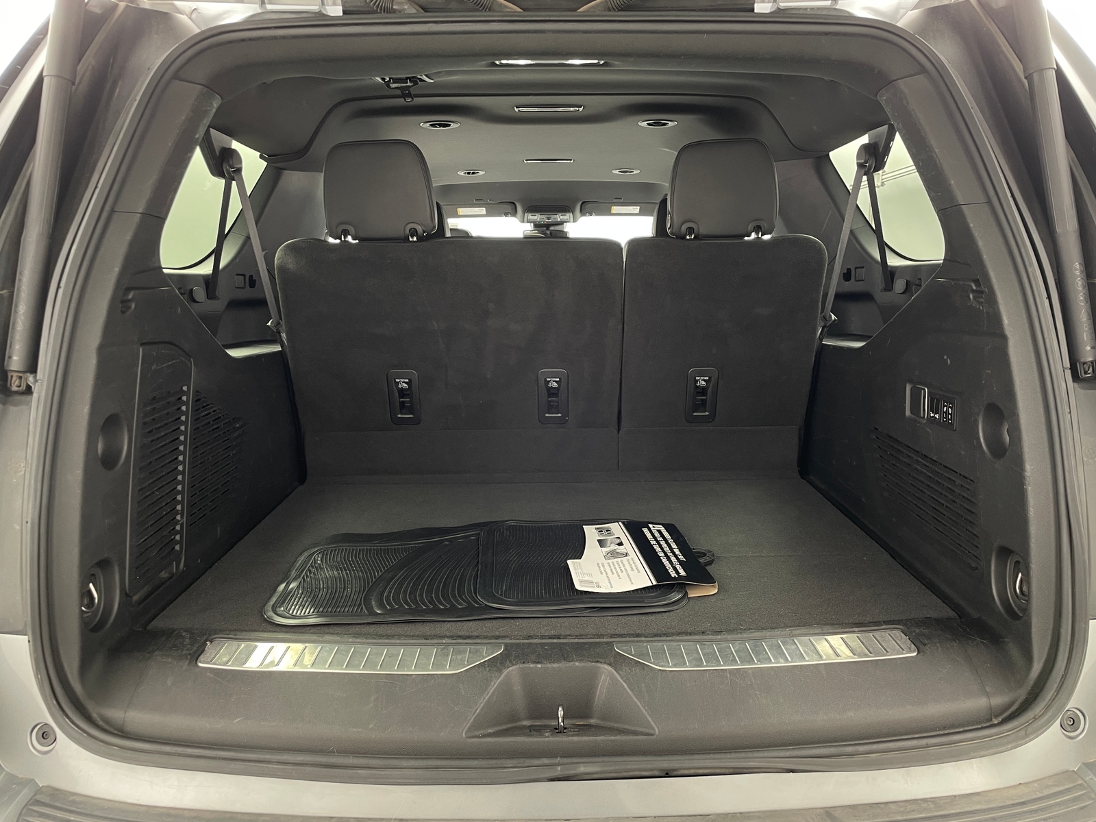 Thumbnail: 2023 Chevrolet Suburban - 6