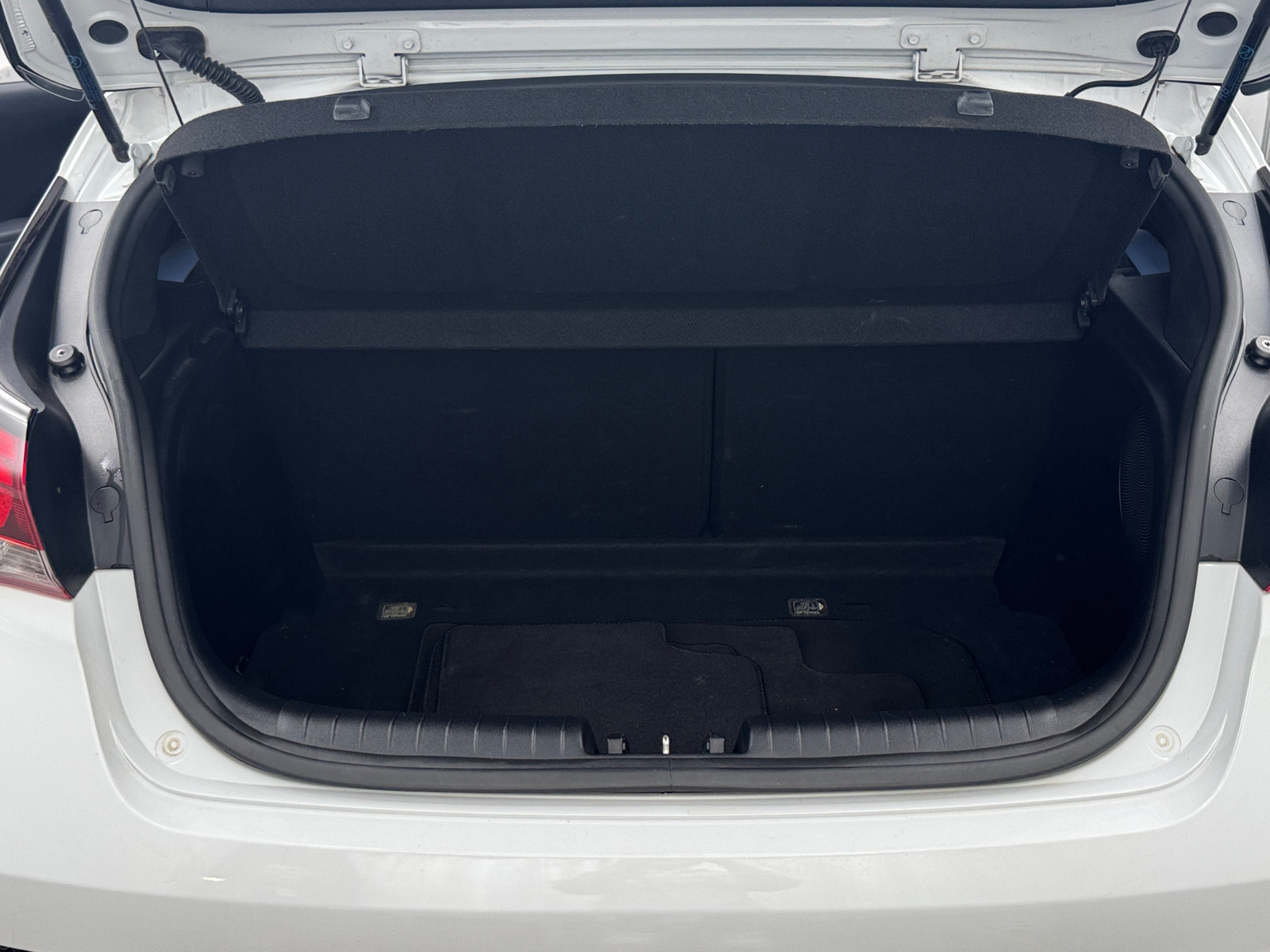 Thumbnail: 2020 Hyundai Veloster - 5