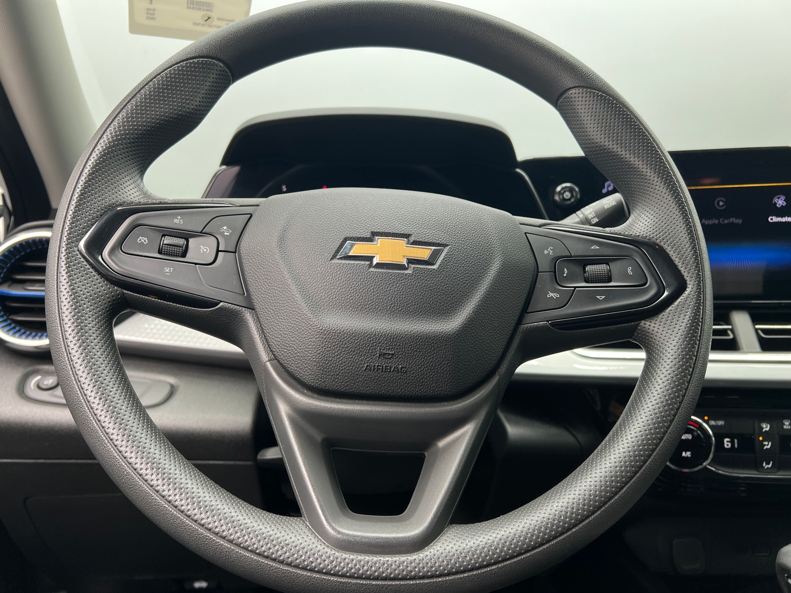 Thumbnail: 2025 Chevrolet Trax - 5